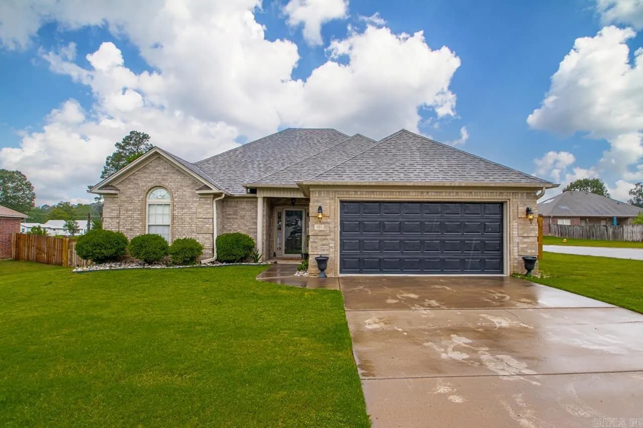 Property at 301  Merril drive - Image 3
