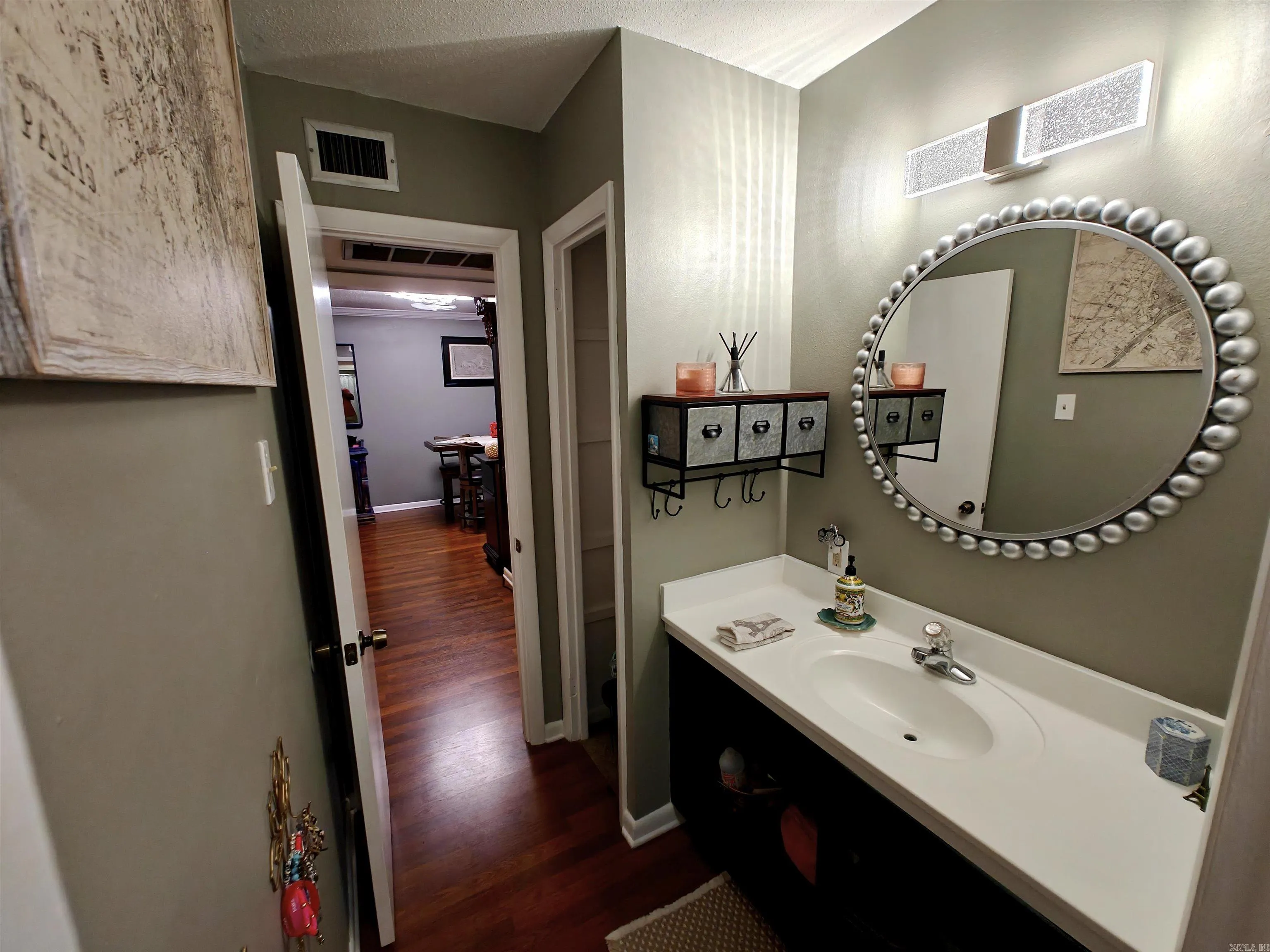Property at 12  Wickford - Image 31