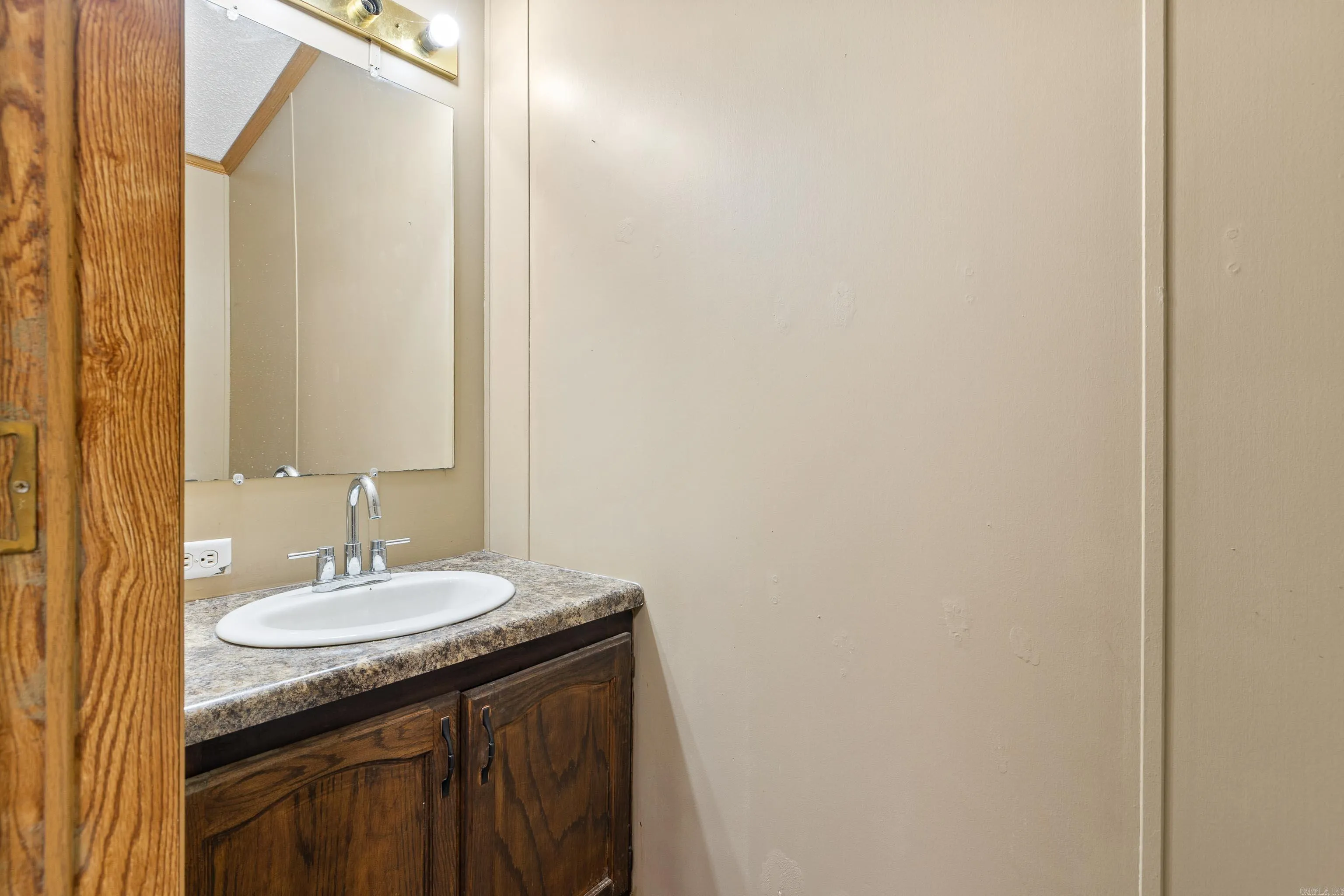 Property at 9118  Steel bridge - Image 30