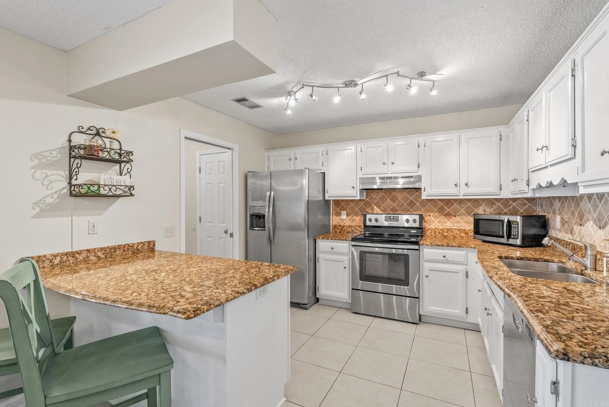 Property at 1805  Point west - Image 11