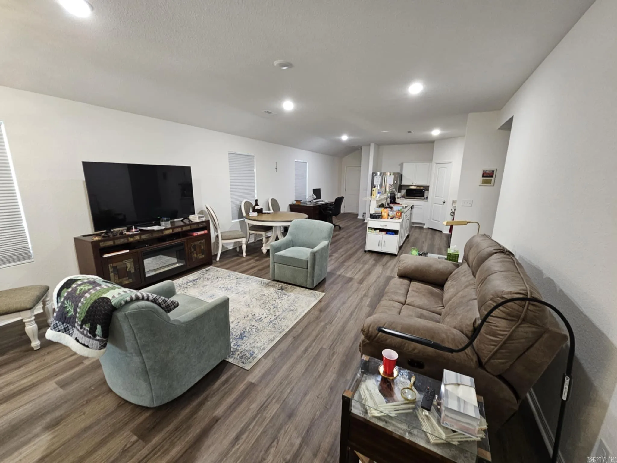 Property at 305  Rooster - Image 5