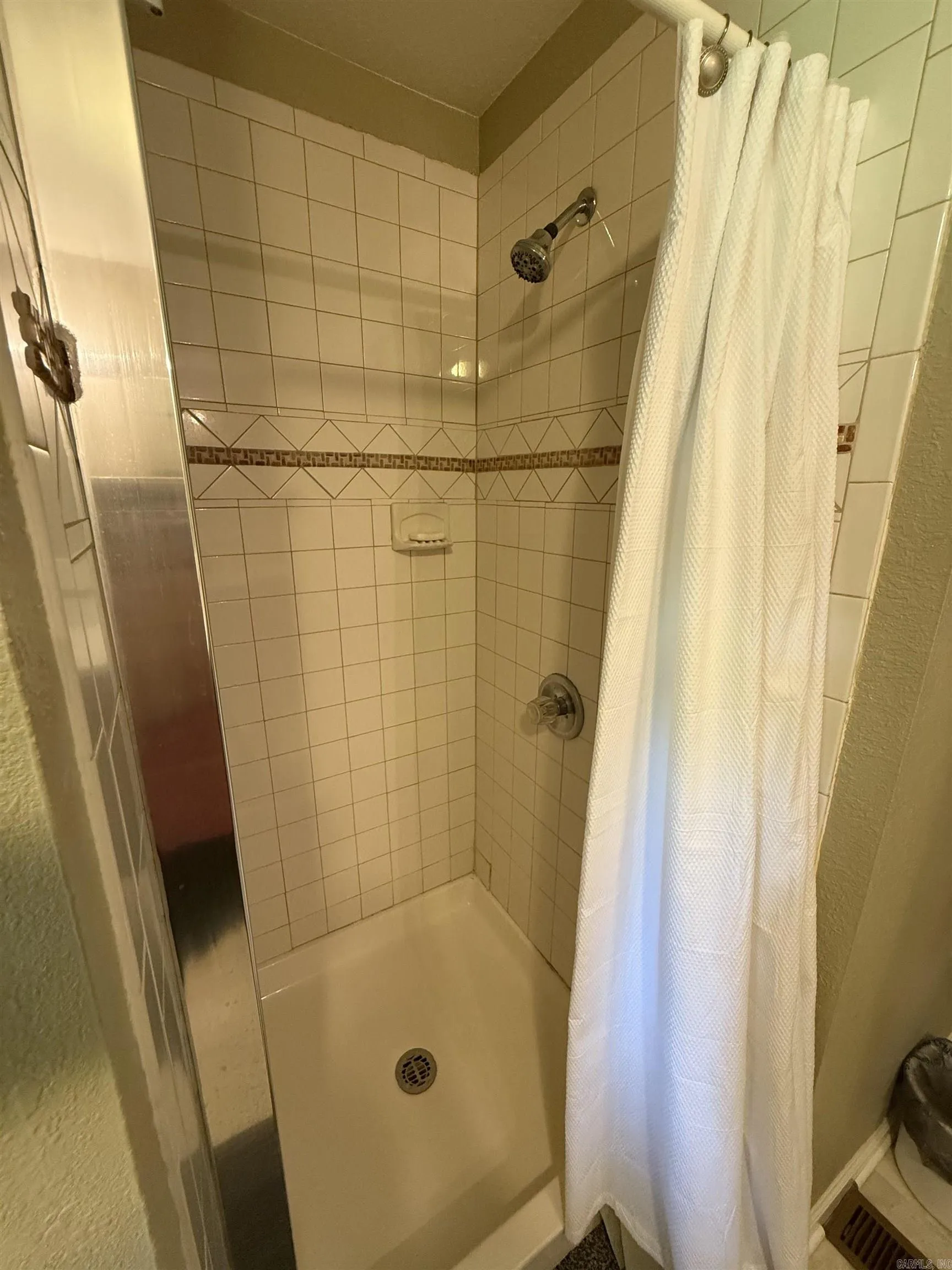 Property at 507 E Bruce - Image 26