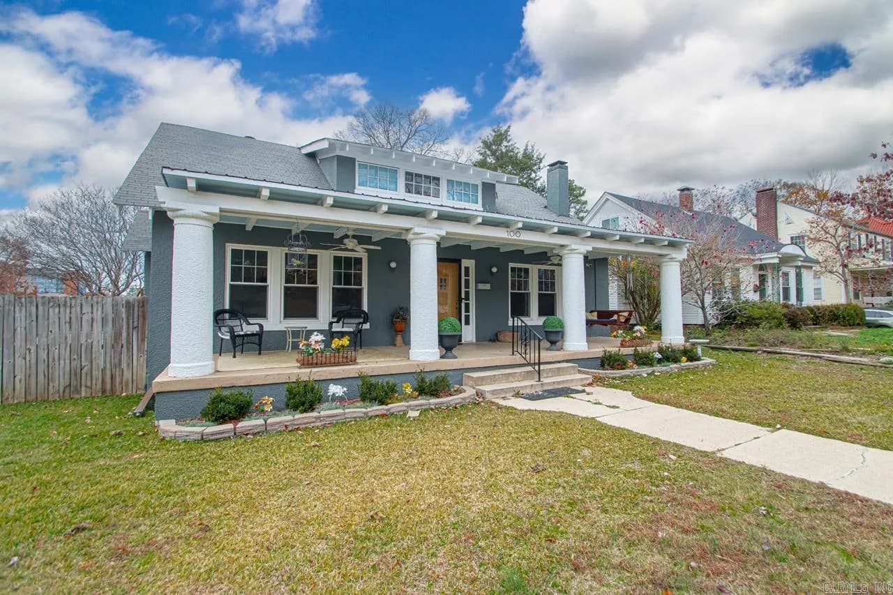 Property at 100  Colonial - Image 2