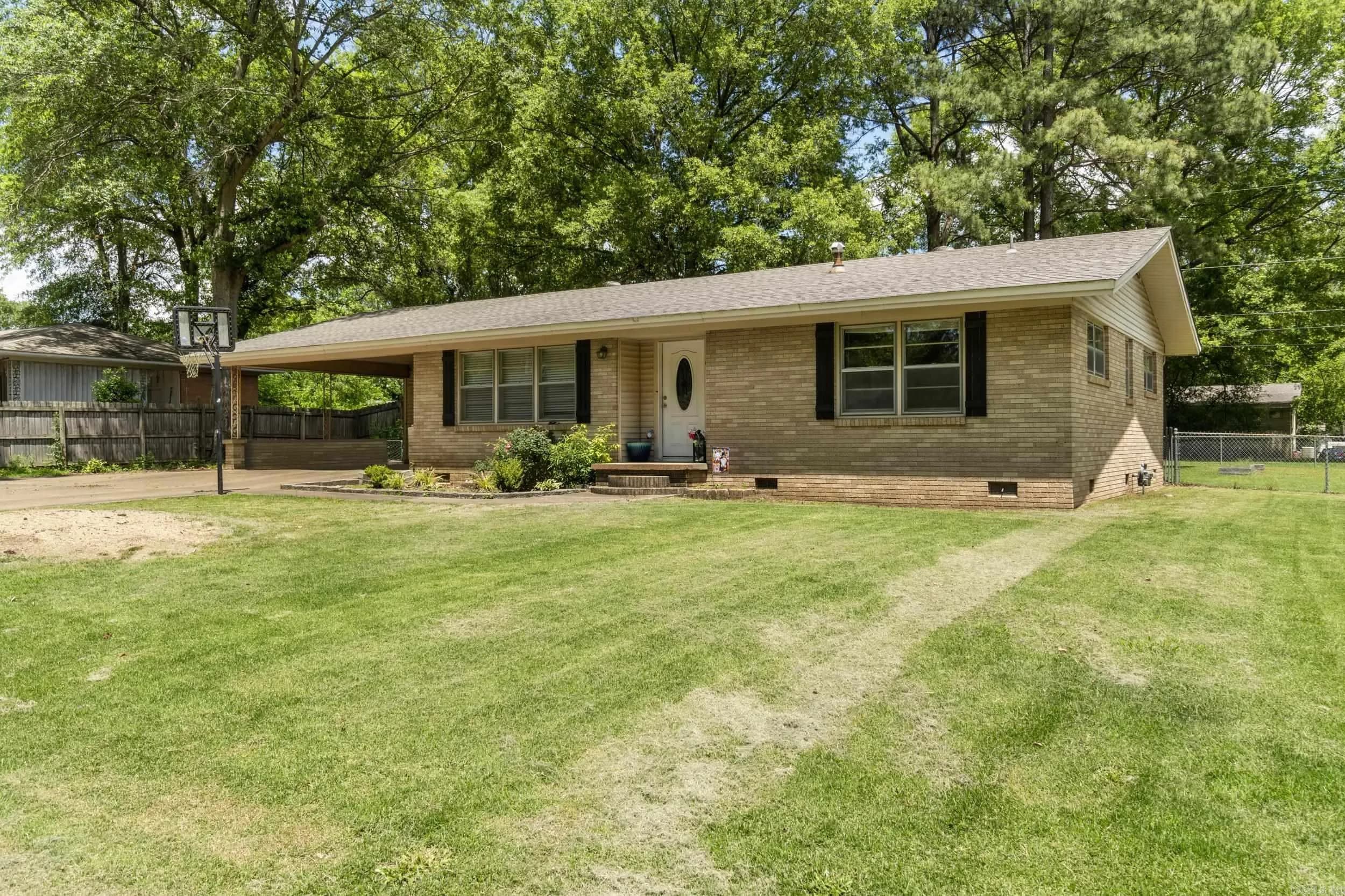 Property at 6  Lynwood dr - Image 2