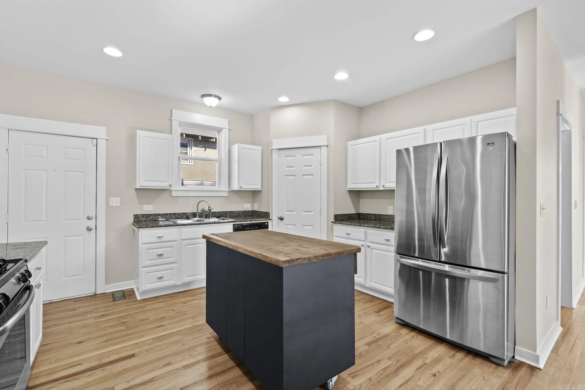Property at 212  Barton st - Image 13