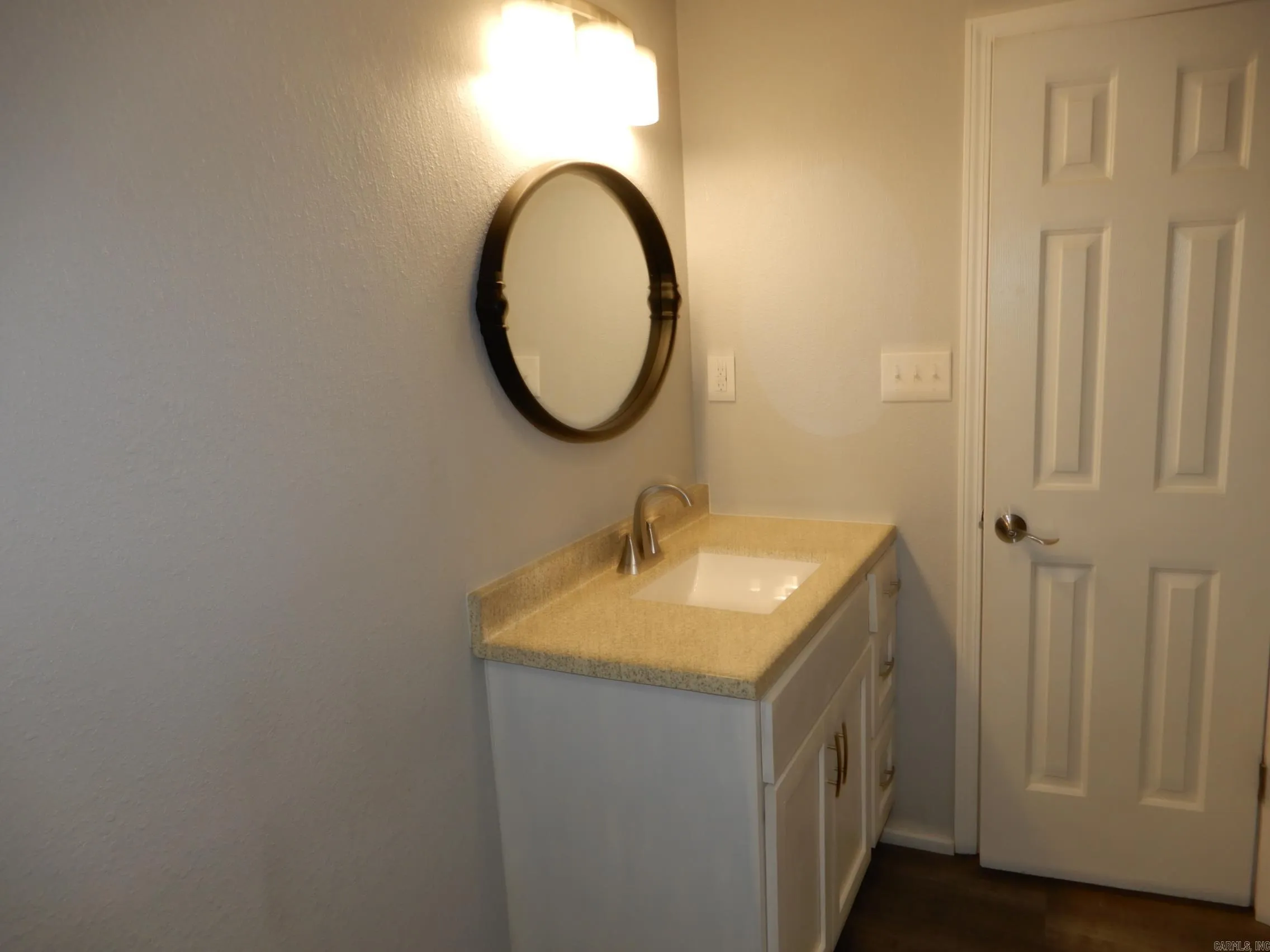 Property at 100  Douglas - Image 18
