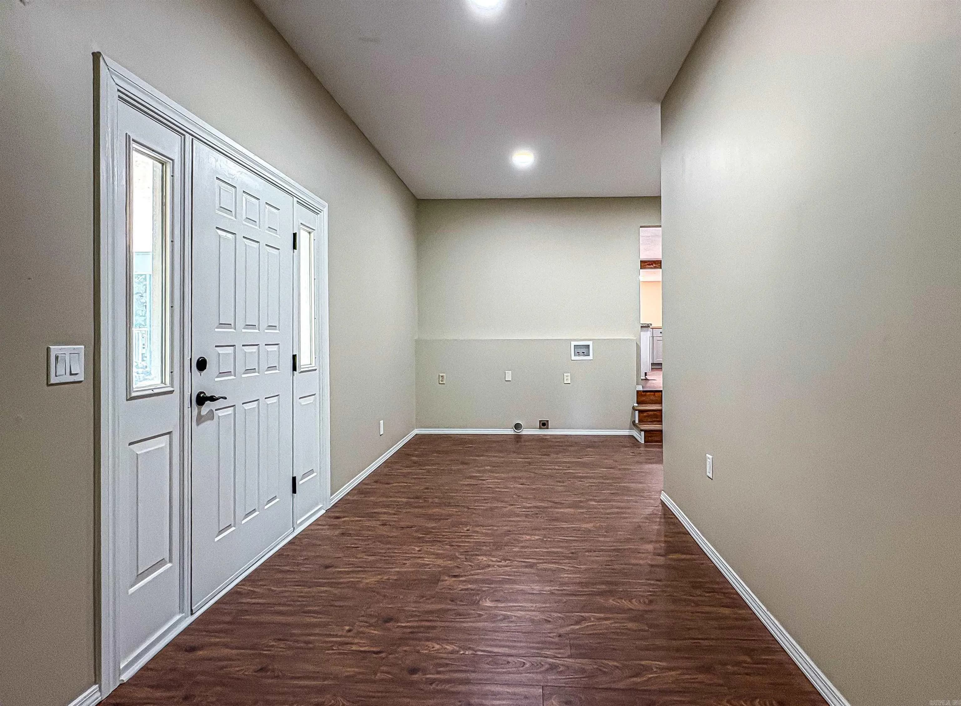Property at 517  Lakeshore - Image 18