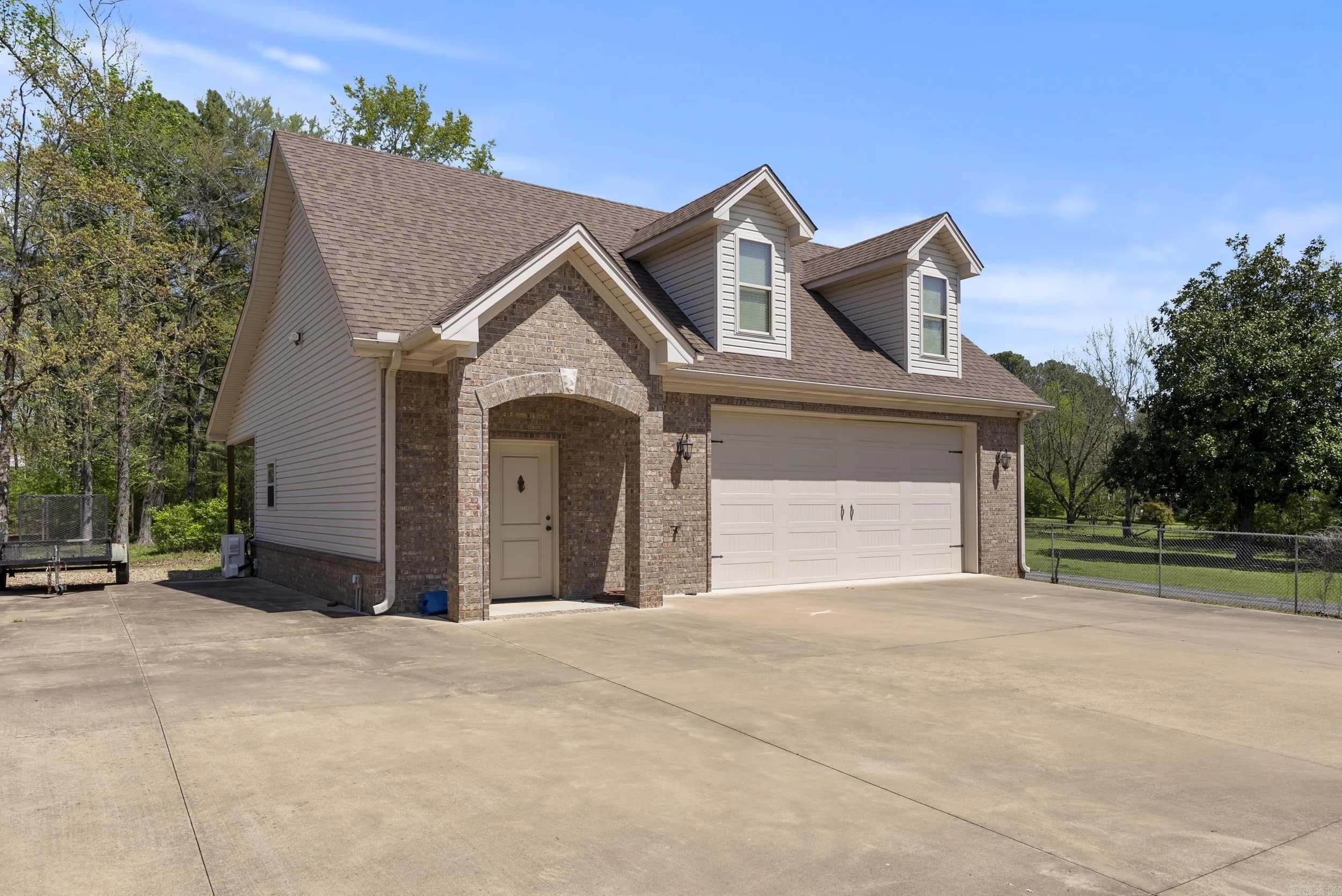 Property at 1606  Hilldale - Image 7