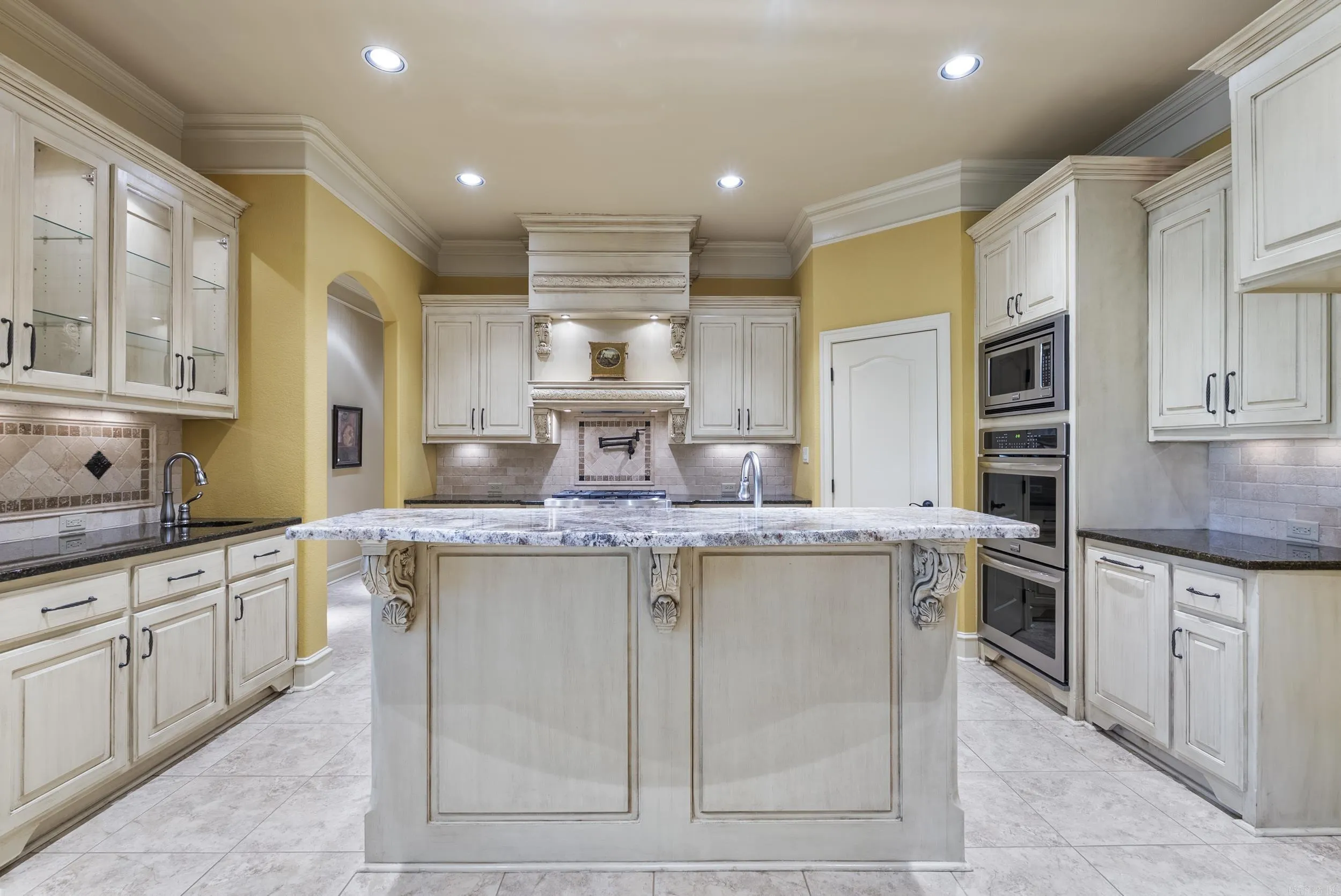 Property at 1606  Hilldale - Image 22