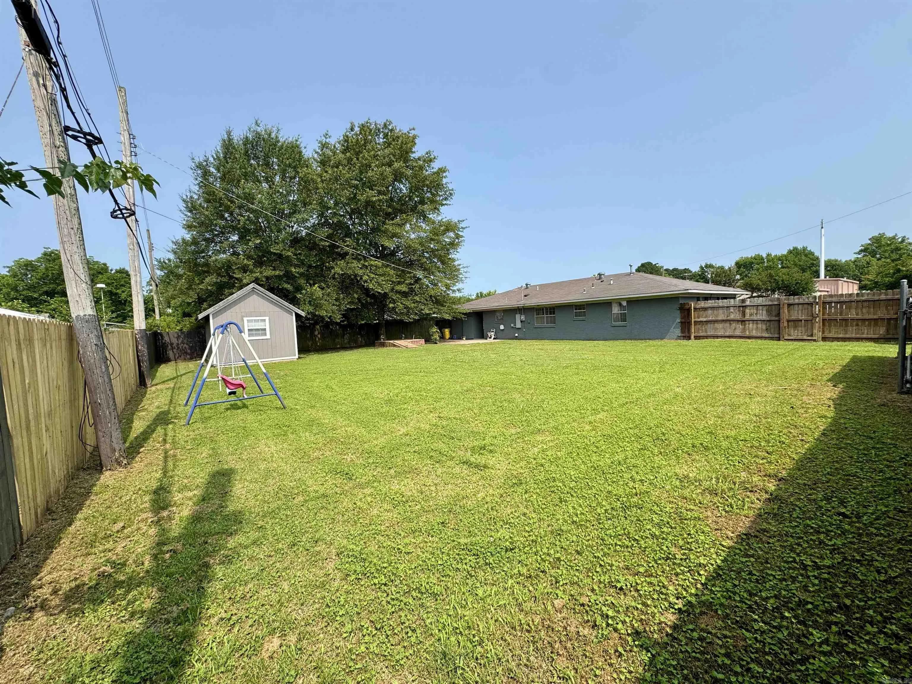 Property at 1901  Arkansas - Image 16