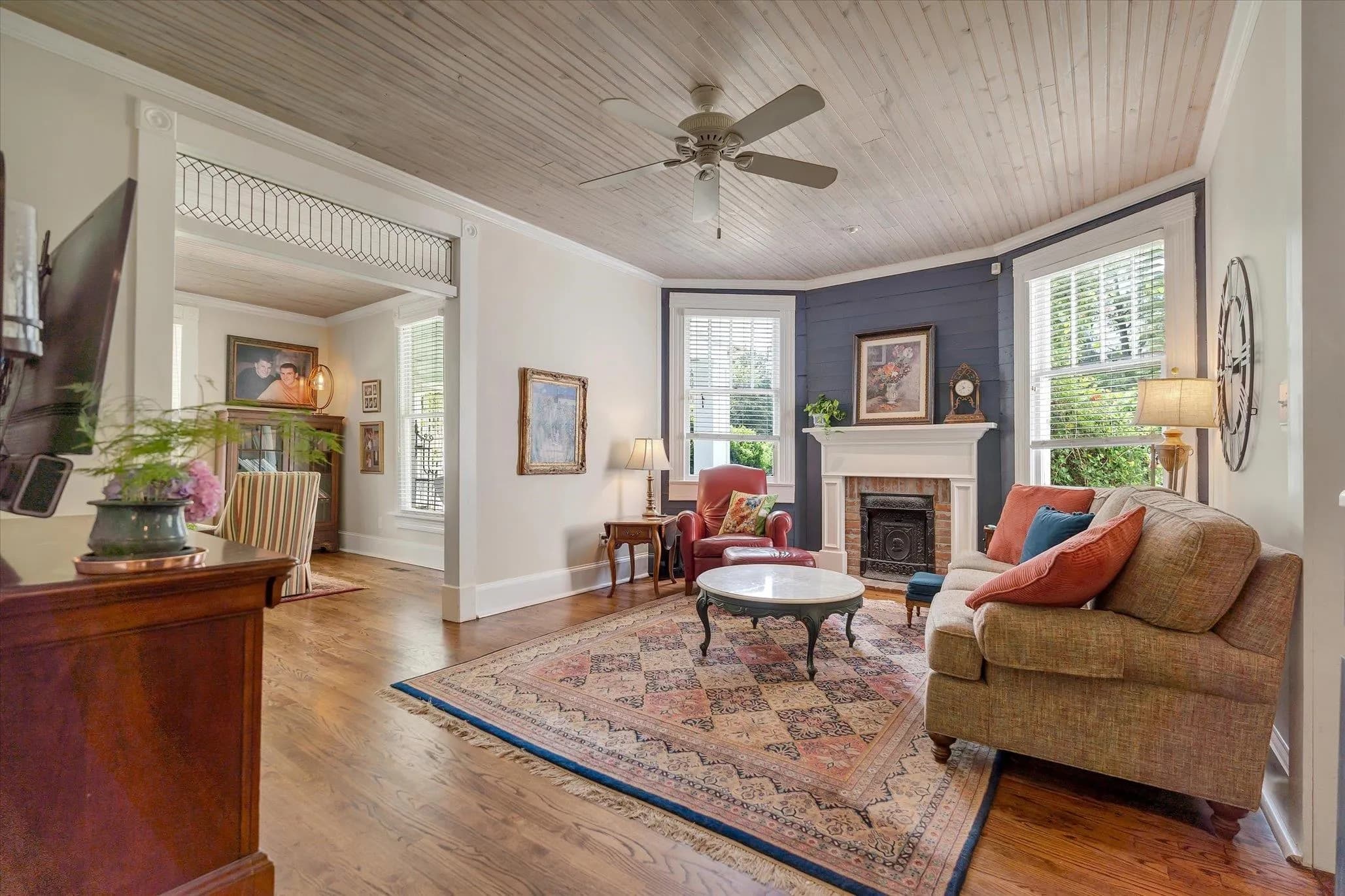Property at 1235  Haven - Image 8