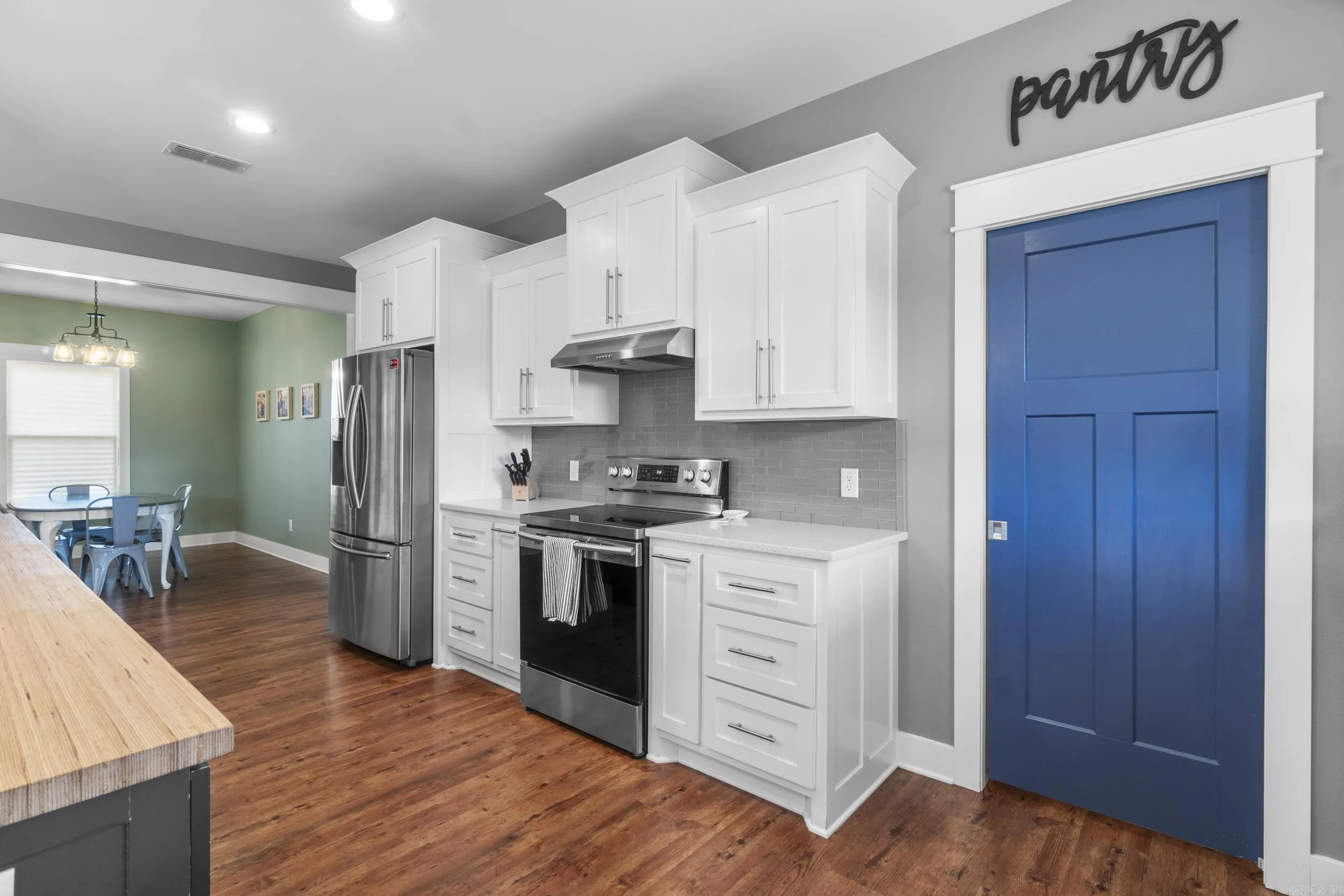 Property at 215  Covey - Image 19