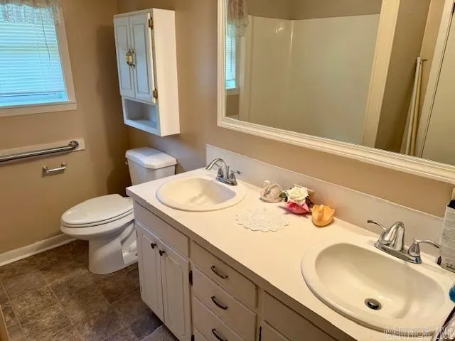 Property at 286  Hoover - Image 10