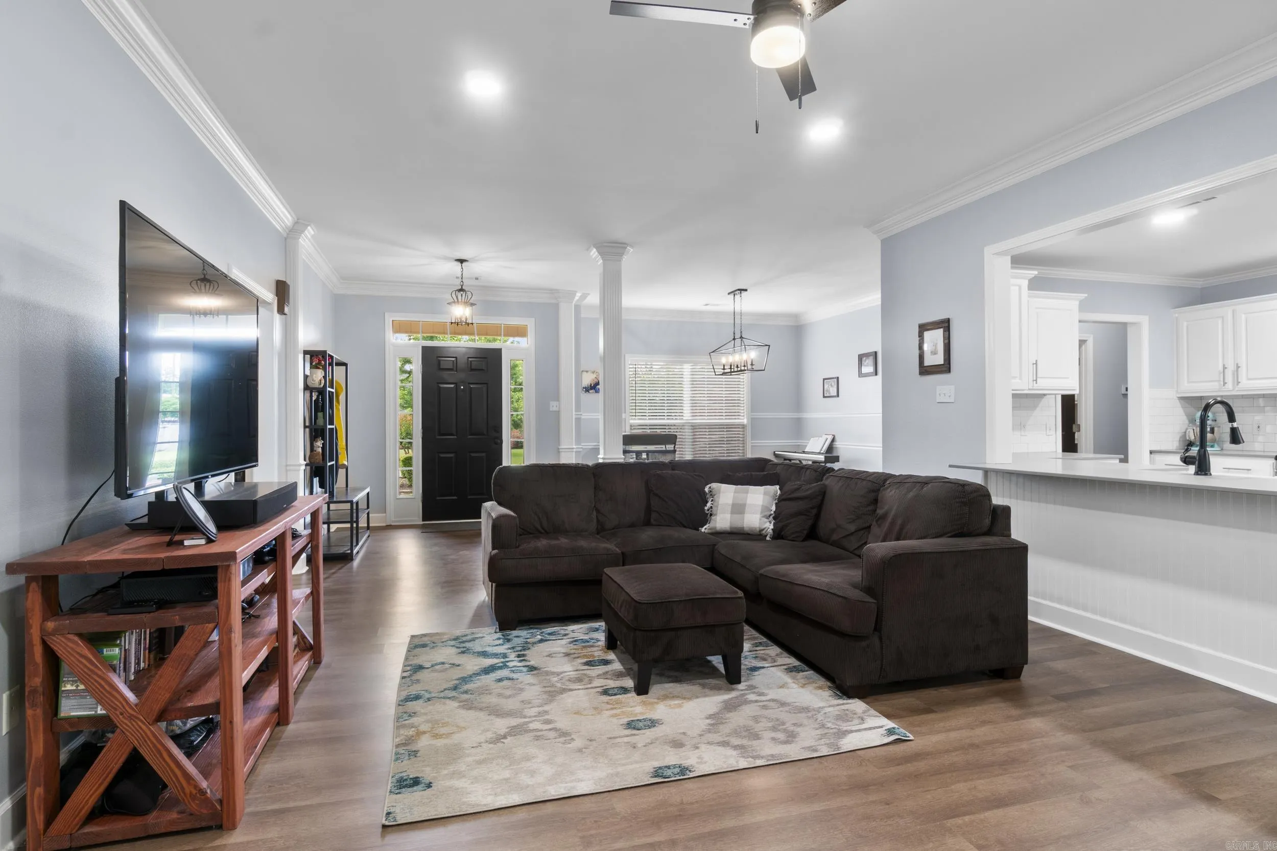 Property at 2310  Orleans - Image 12