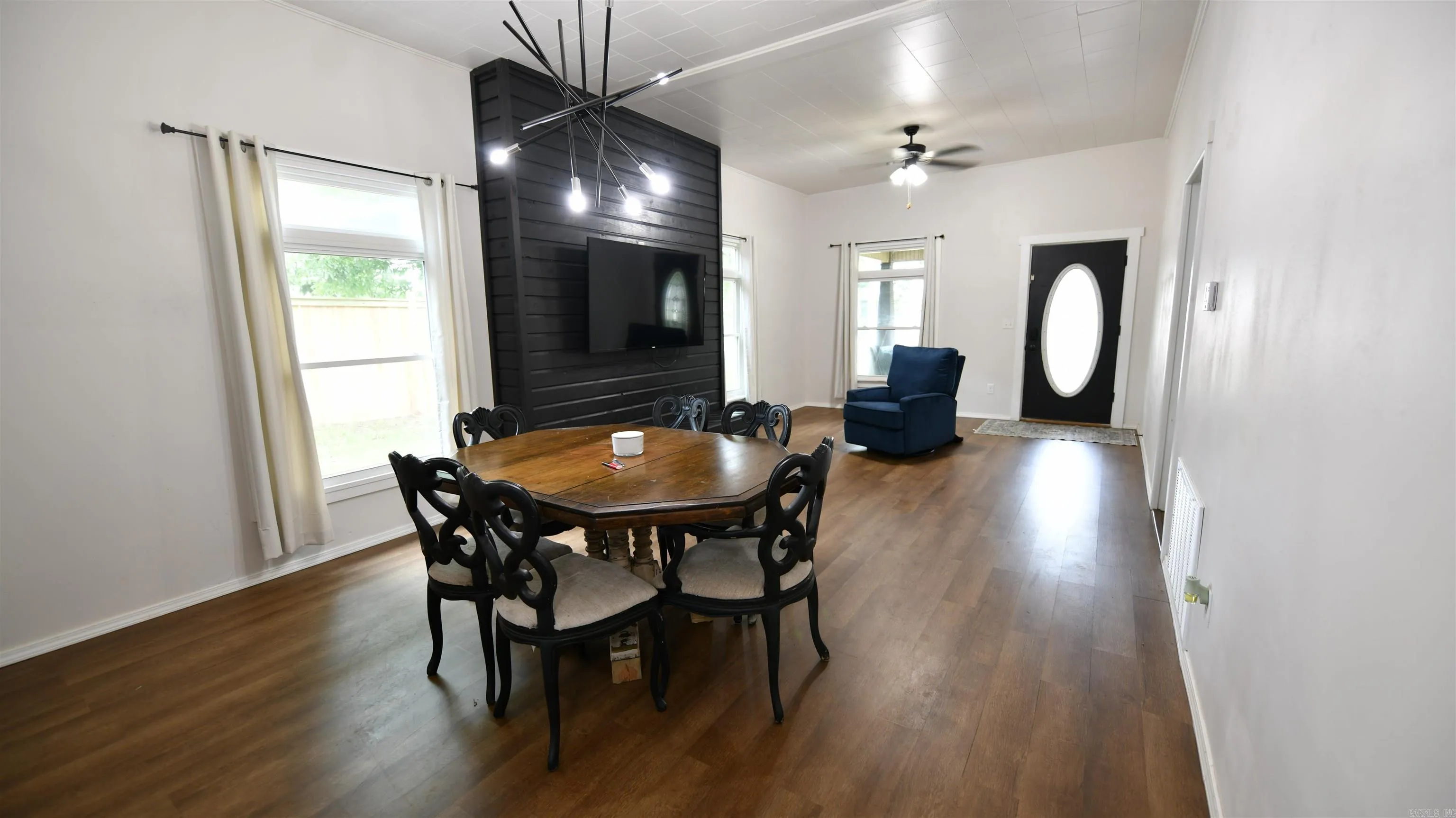 Property at 705  Twelfth - Image 9