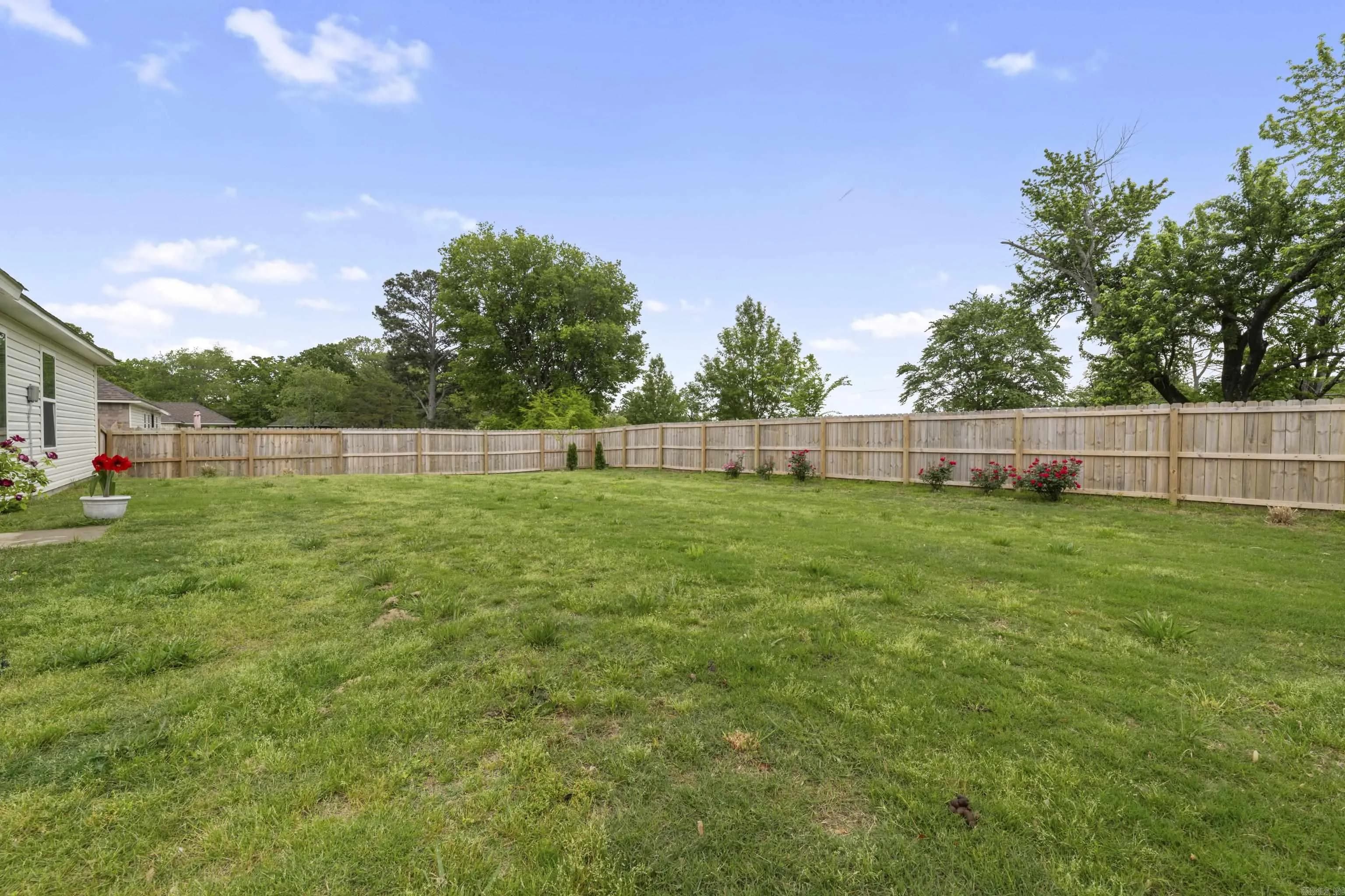 Property at 1711  Ridgefield - Image 25