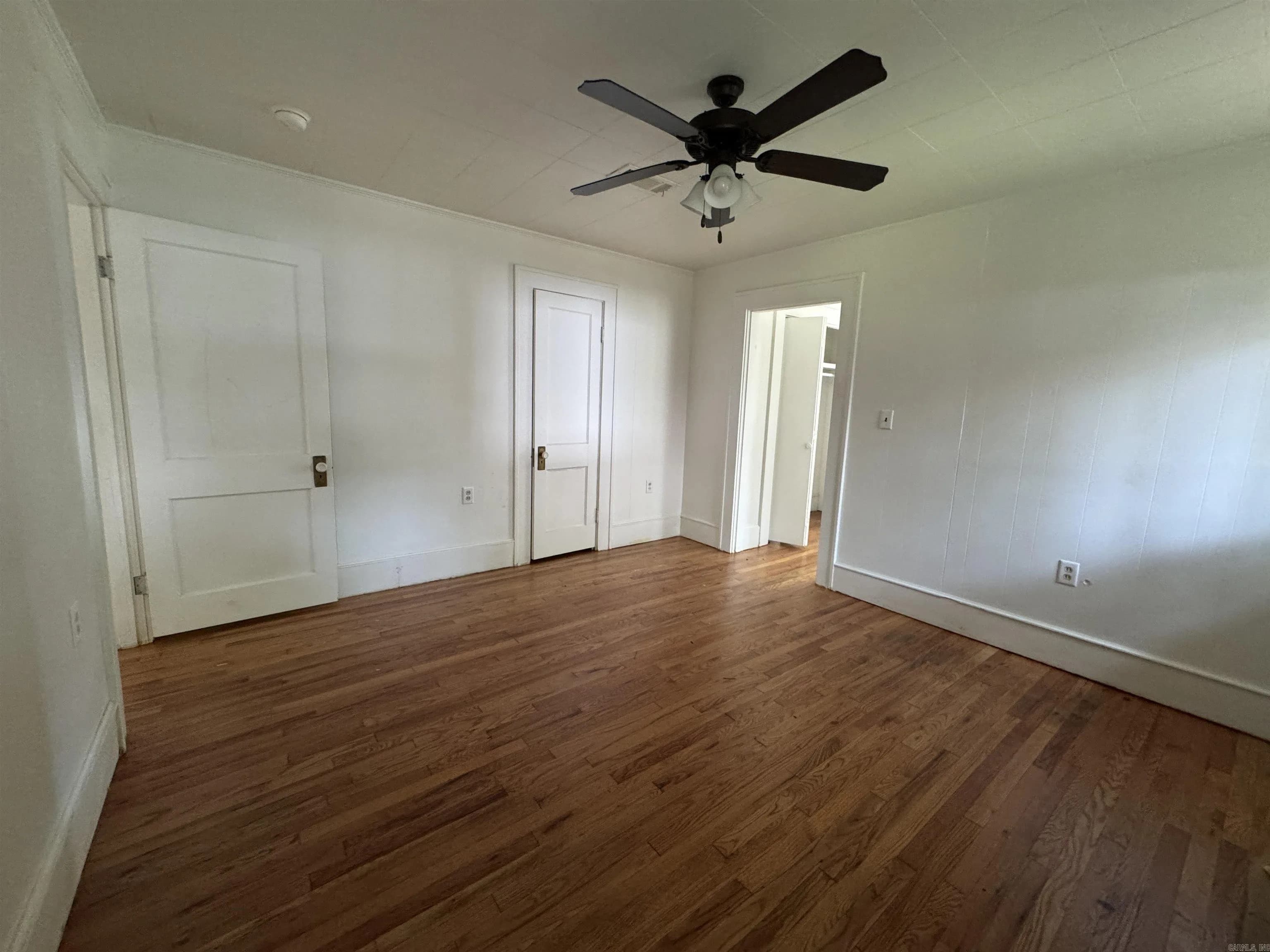 Property at 404  Mchenry - Image 15