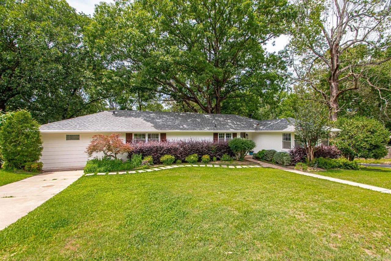 Property at 104  Dickson - Image 2