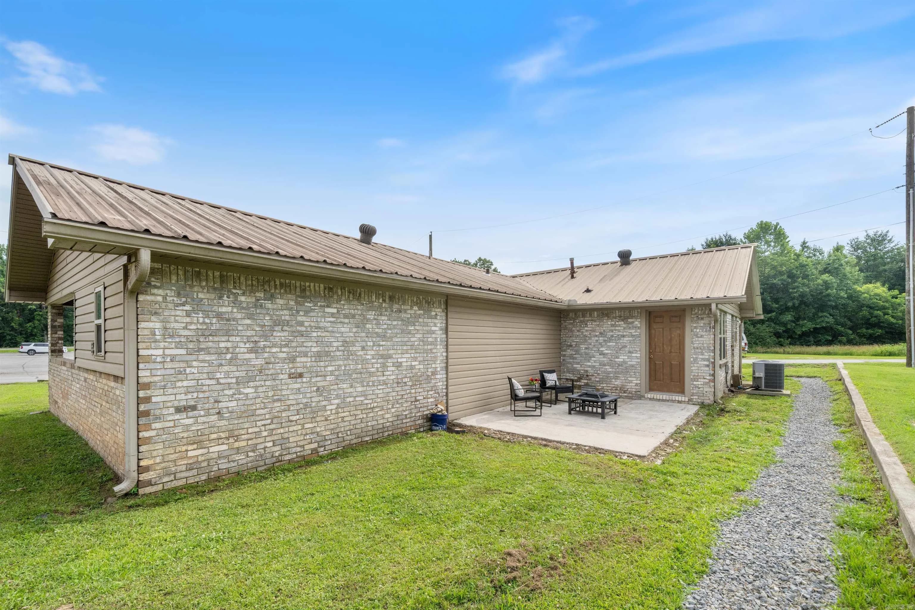 Property at 508 W Bell - Image 25