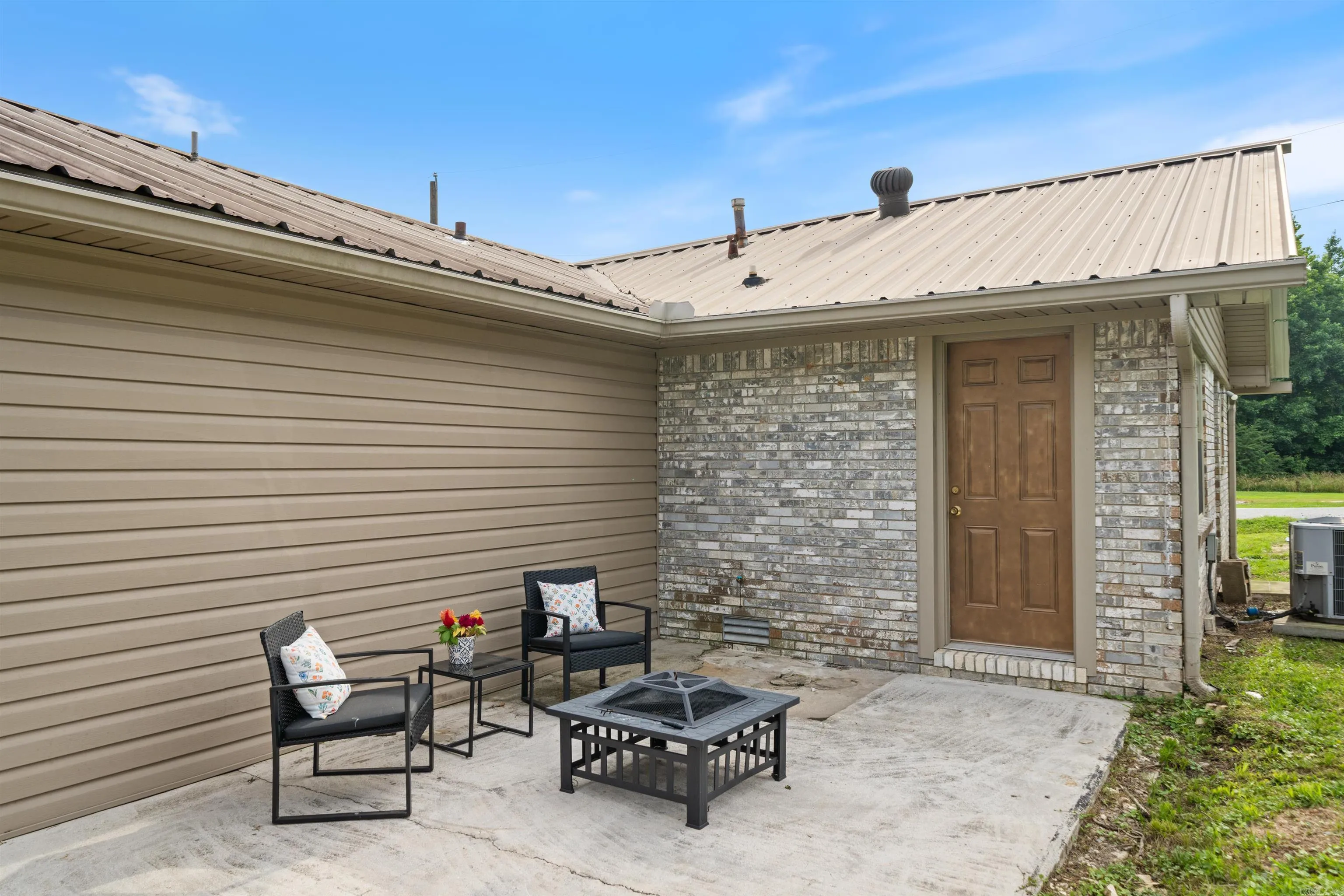 Property at 508 W Bell - Image 24