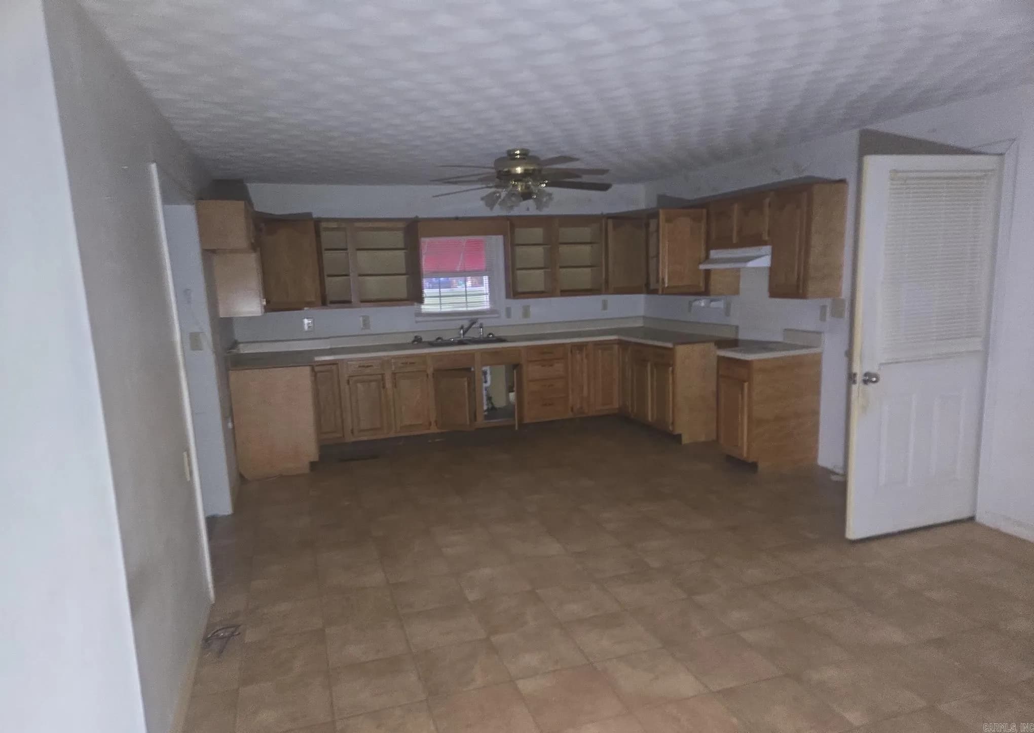 Property at 1851 W Clay - Image 5
