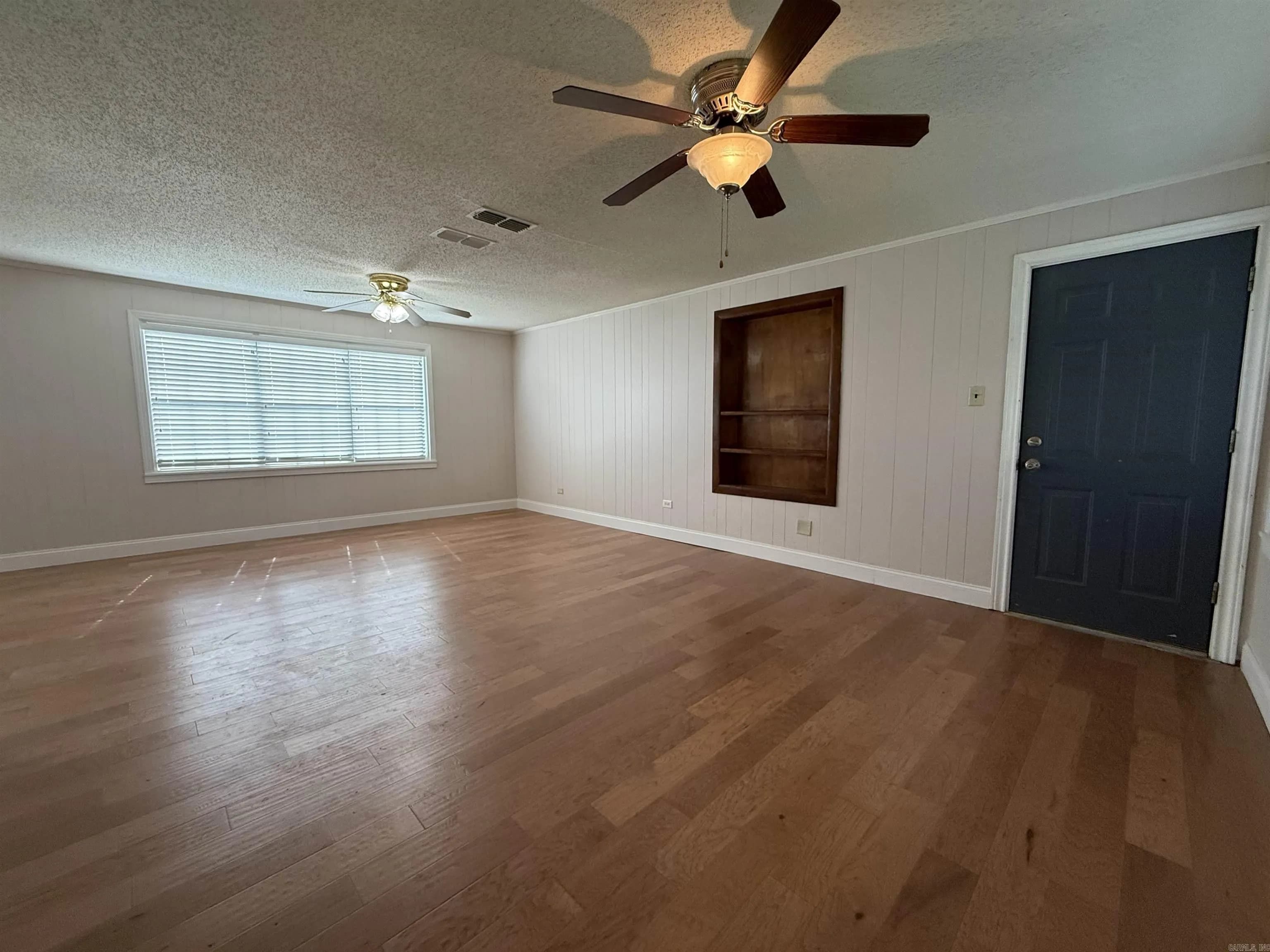 Property at 1513  Pecan - Image 6