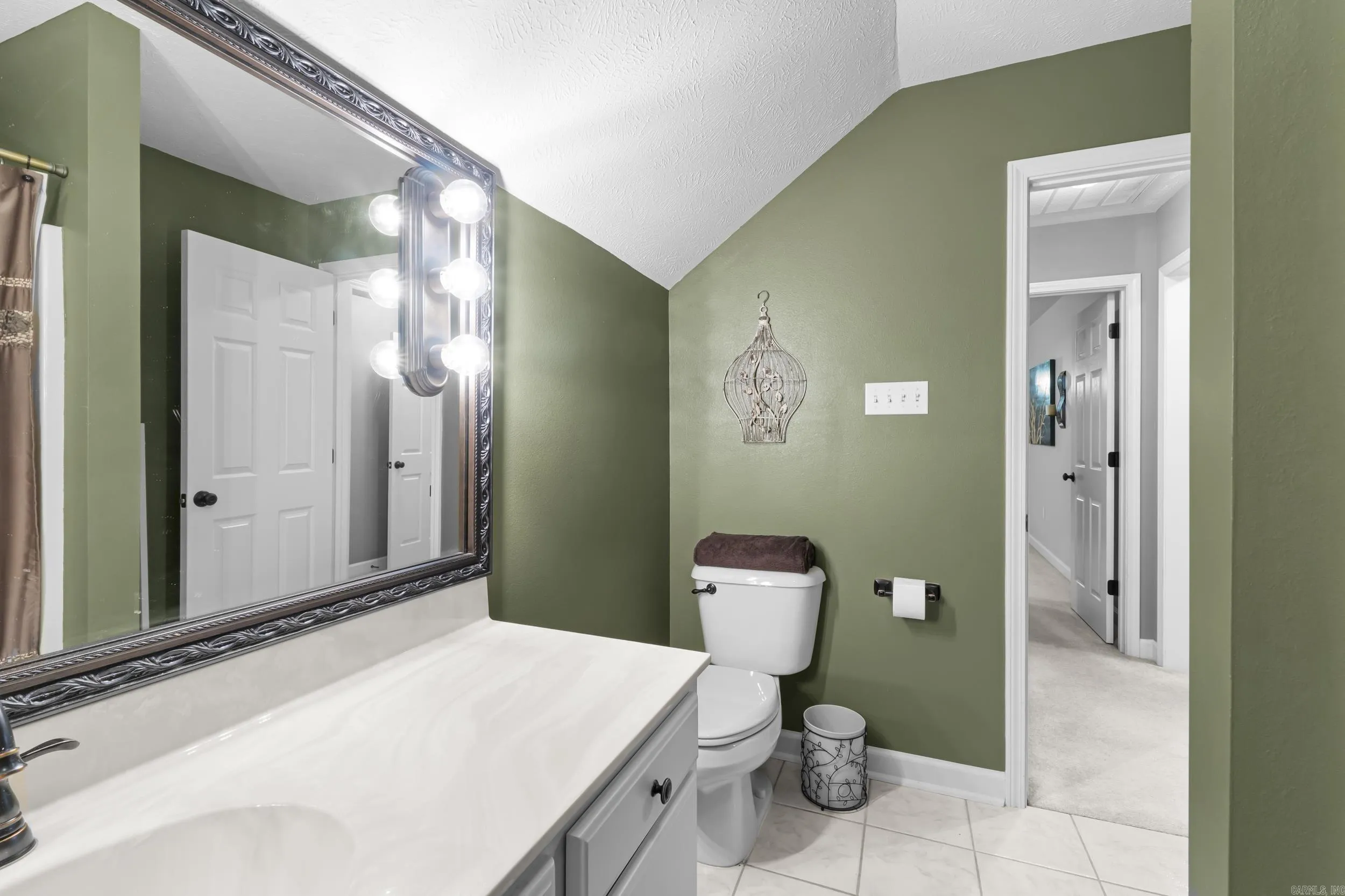 Property at 3165  Majestic - Image 33