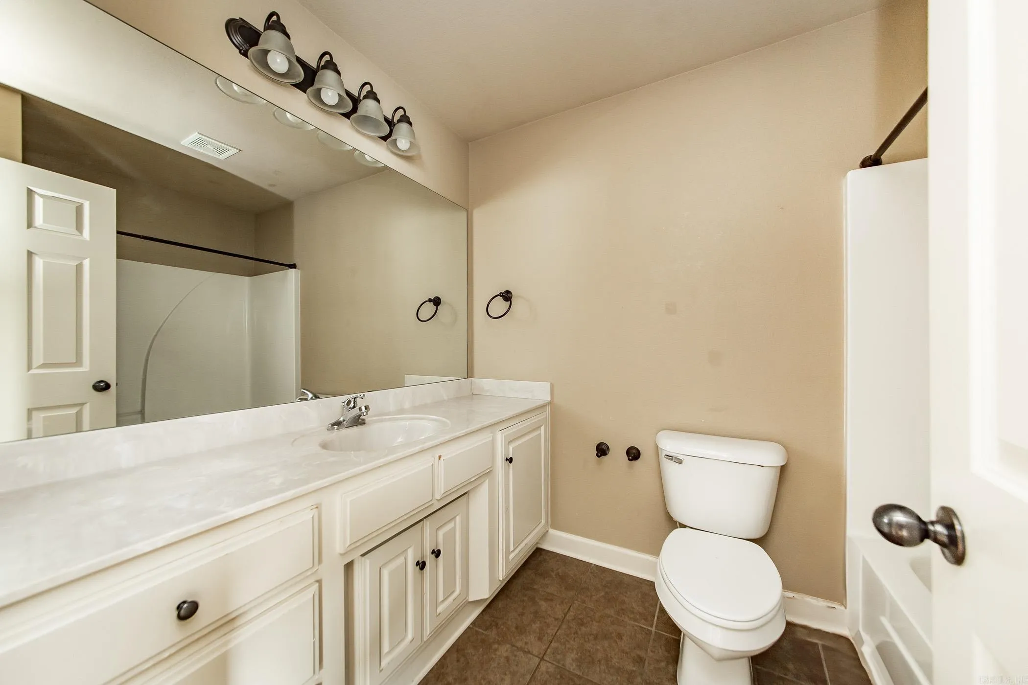 Property at 584  Crepe myrtle - Image 18