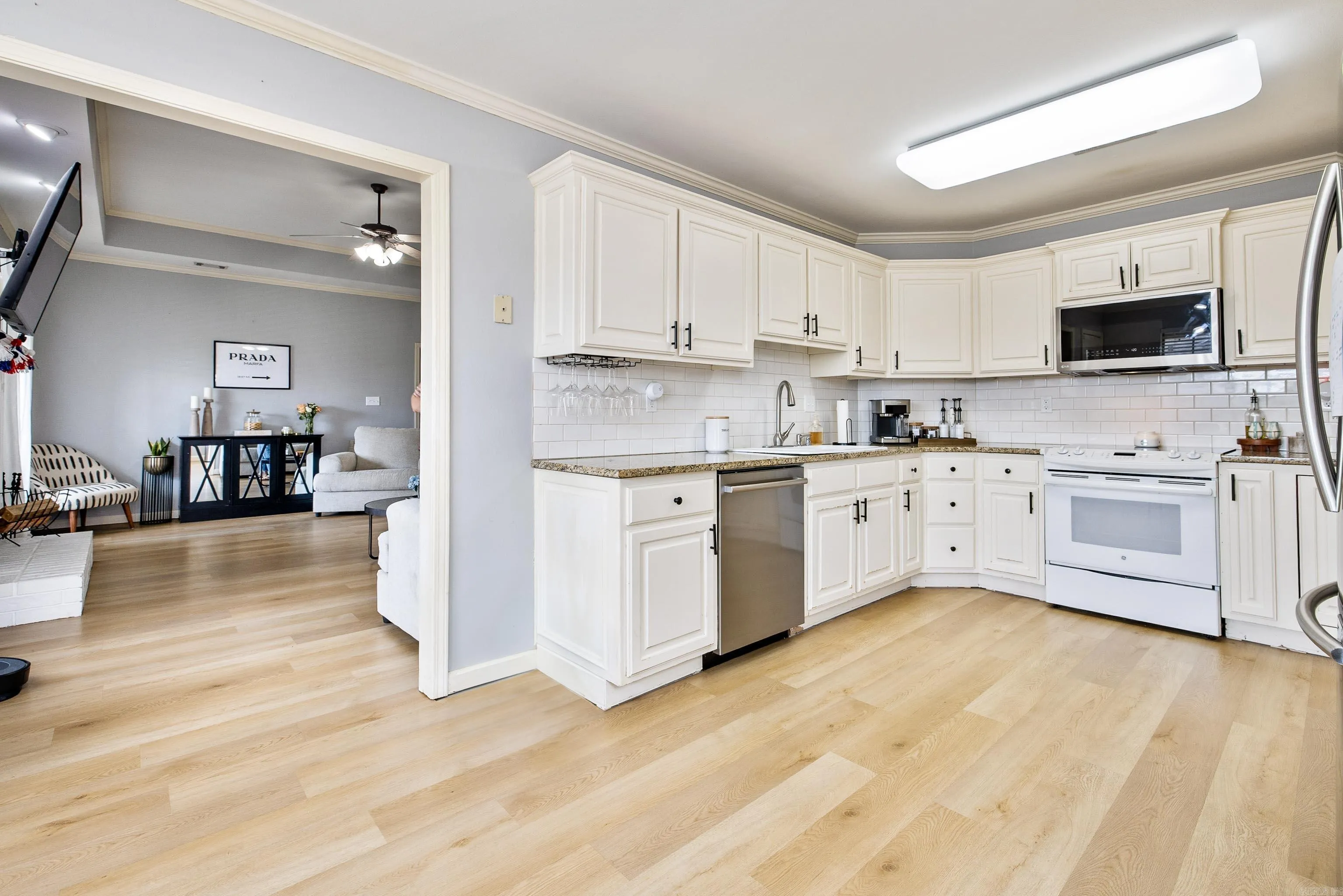 Property at 48  Wedgeside dr - Image 17