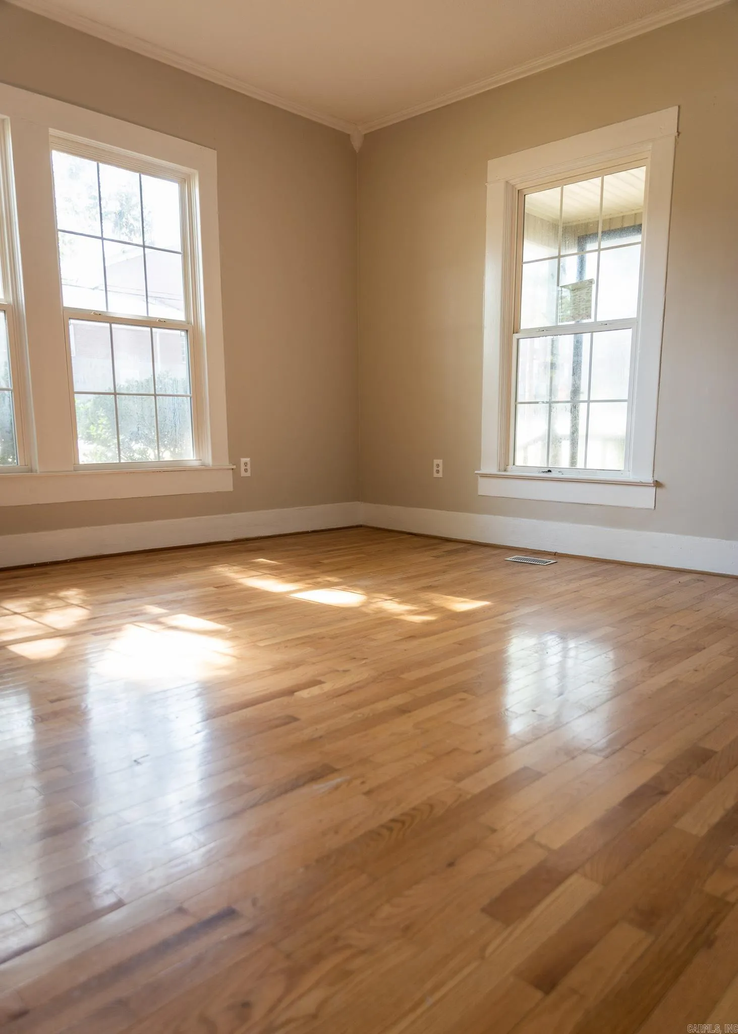 Property at 501 N Church - Image 10