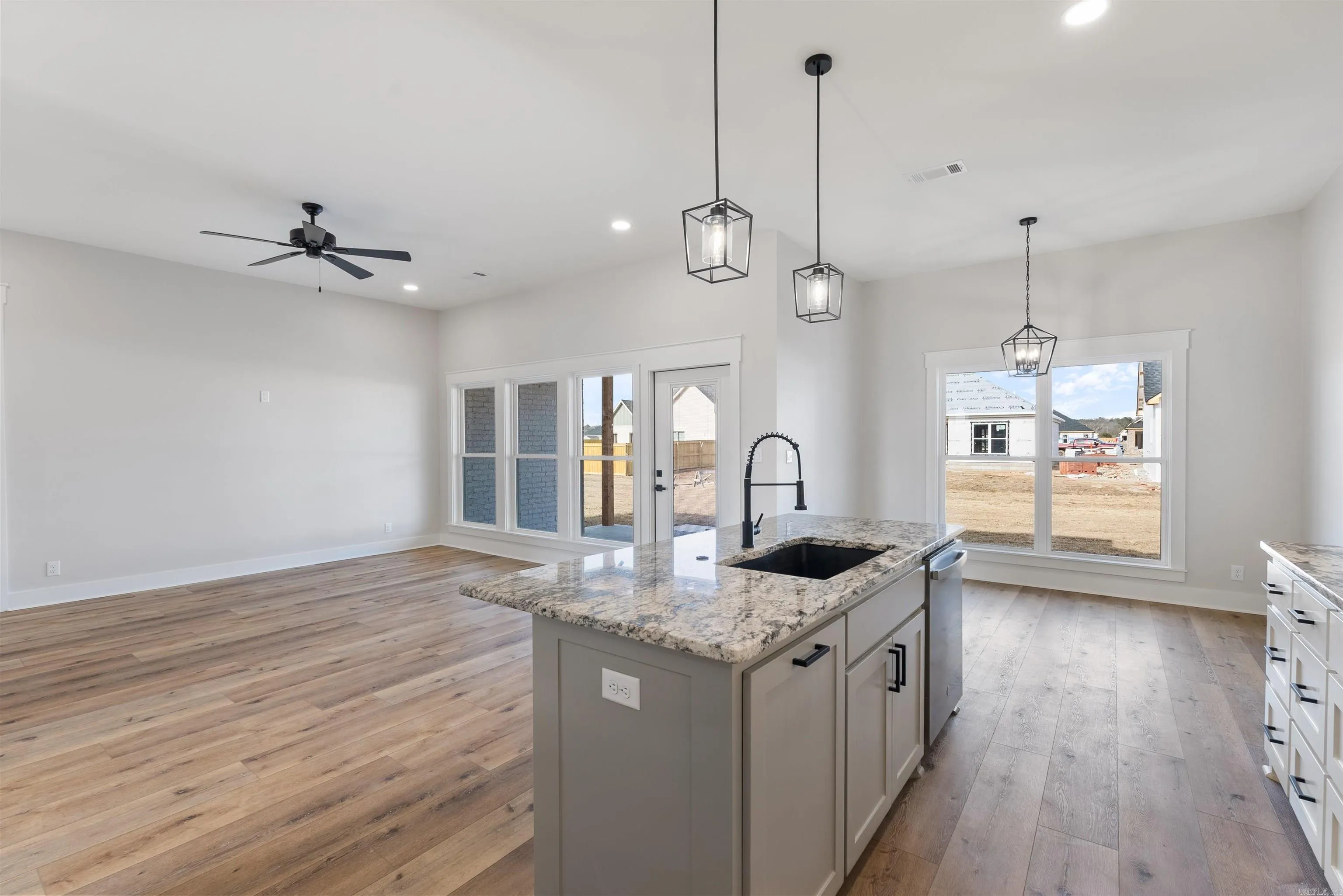 Property at 27  Dandelion - Image 9