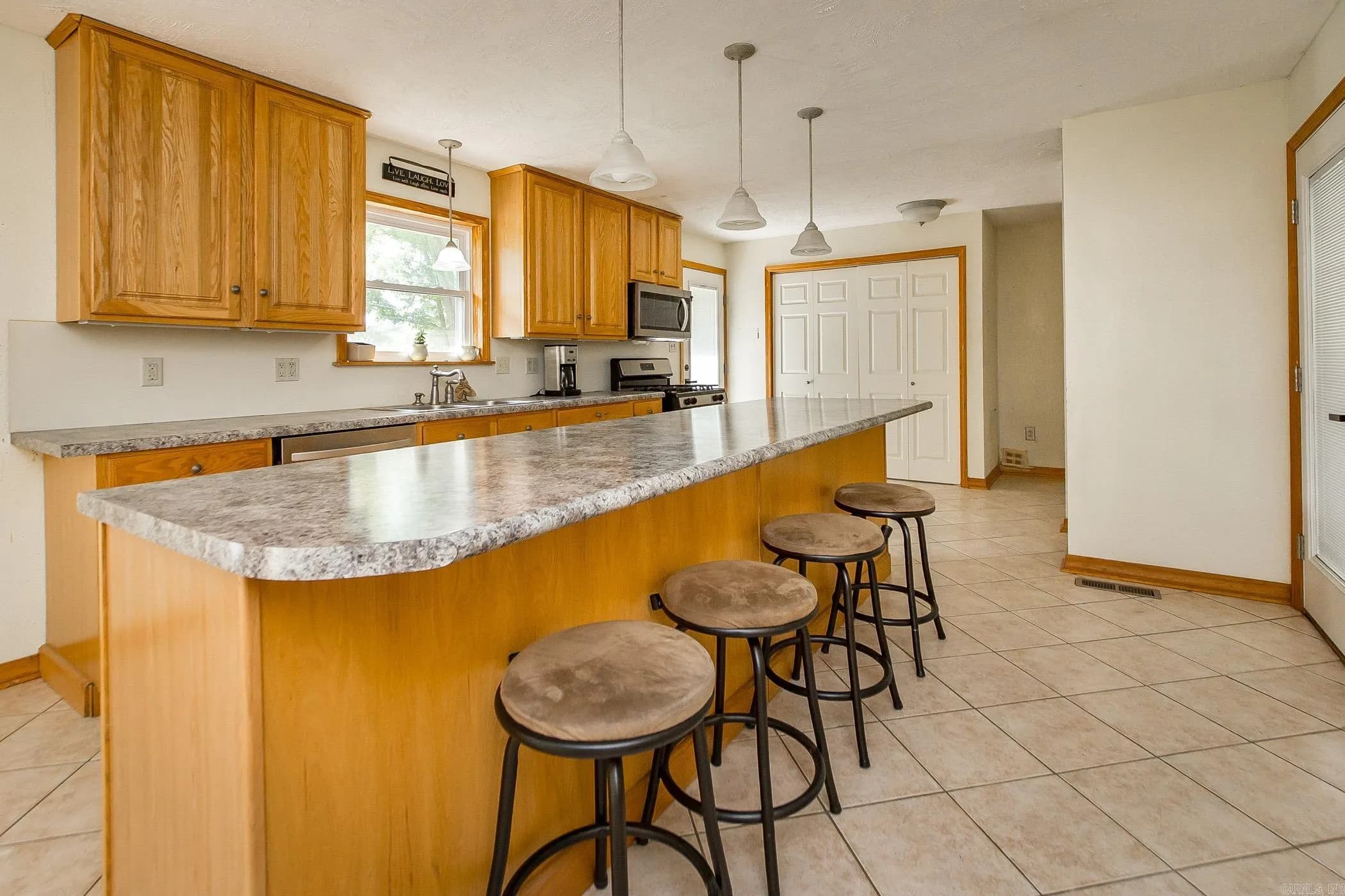 Property at 416  Sunset - Image 11