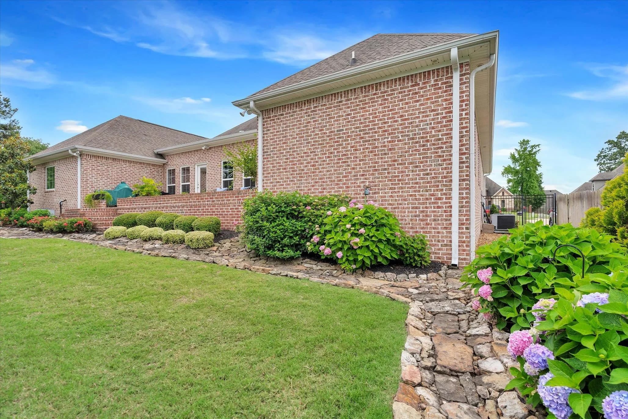 Property at 4260  Weldon - Image 39