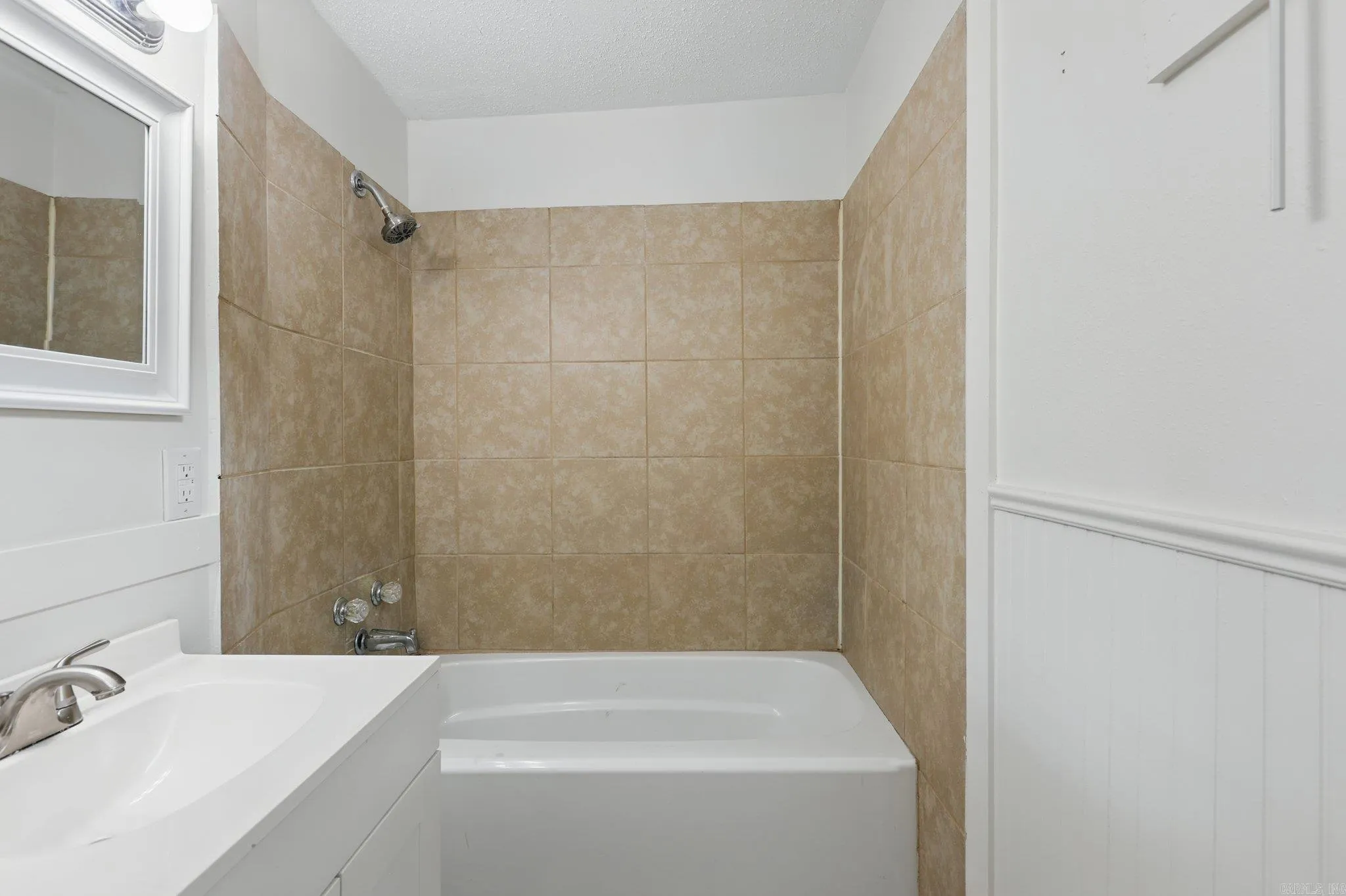 Property at 2405  Chapel hill rd - Image 18