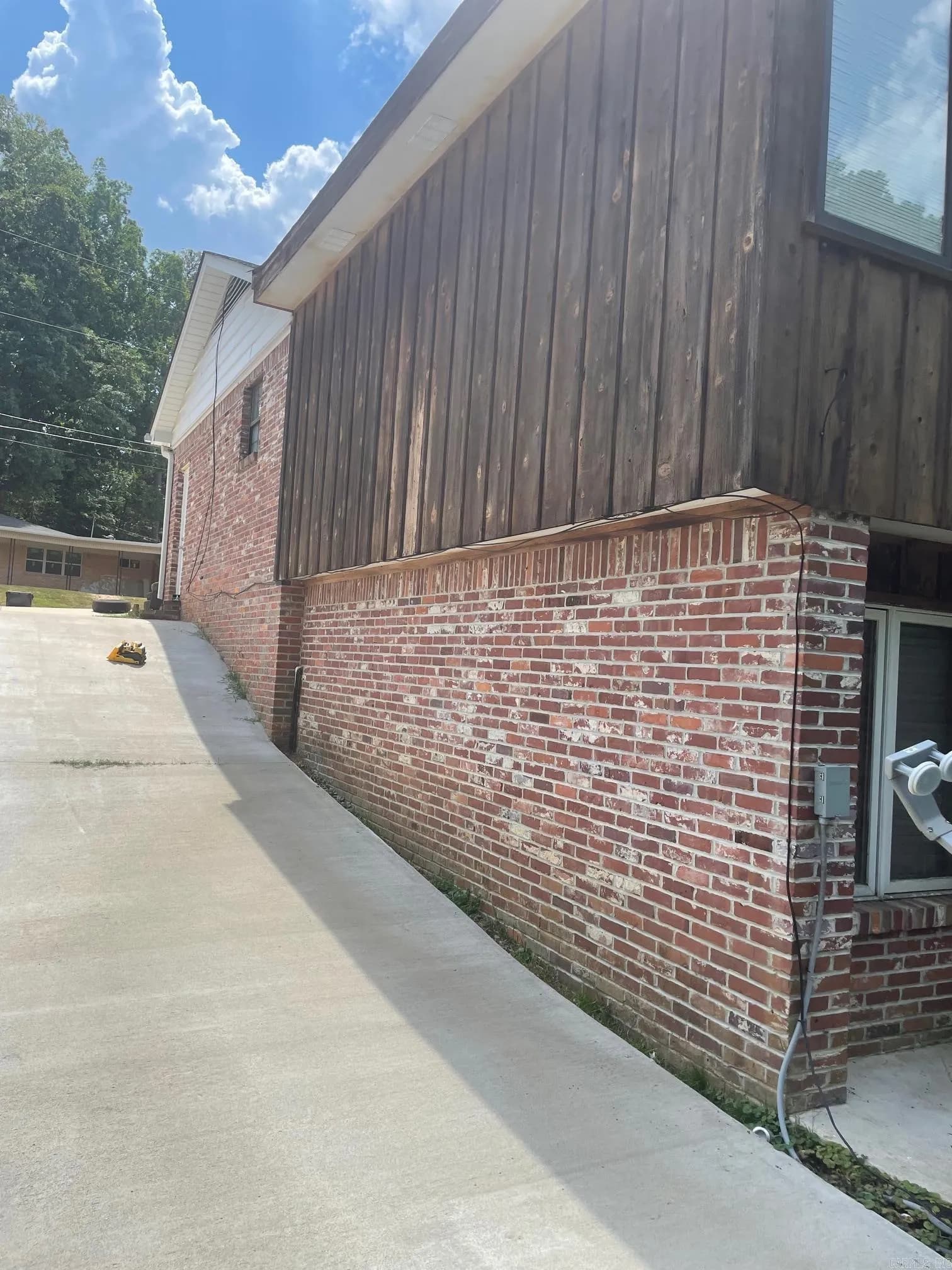 Property at 620  Dyer circle - Image 6