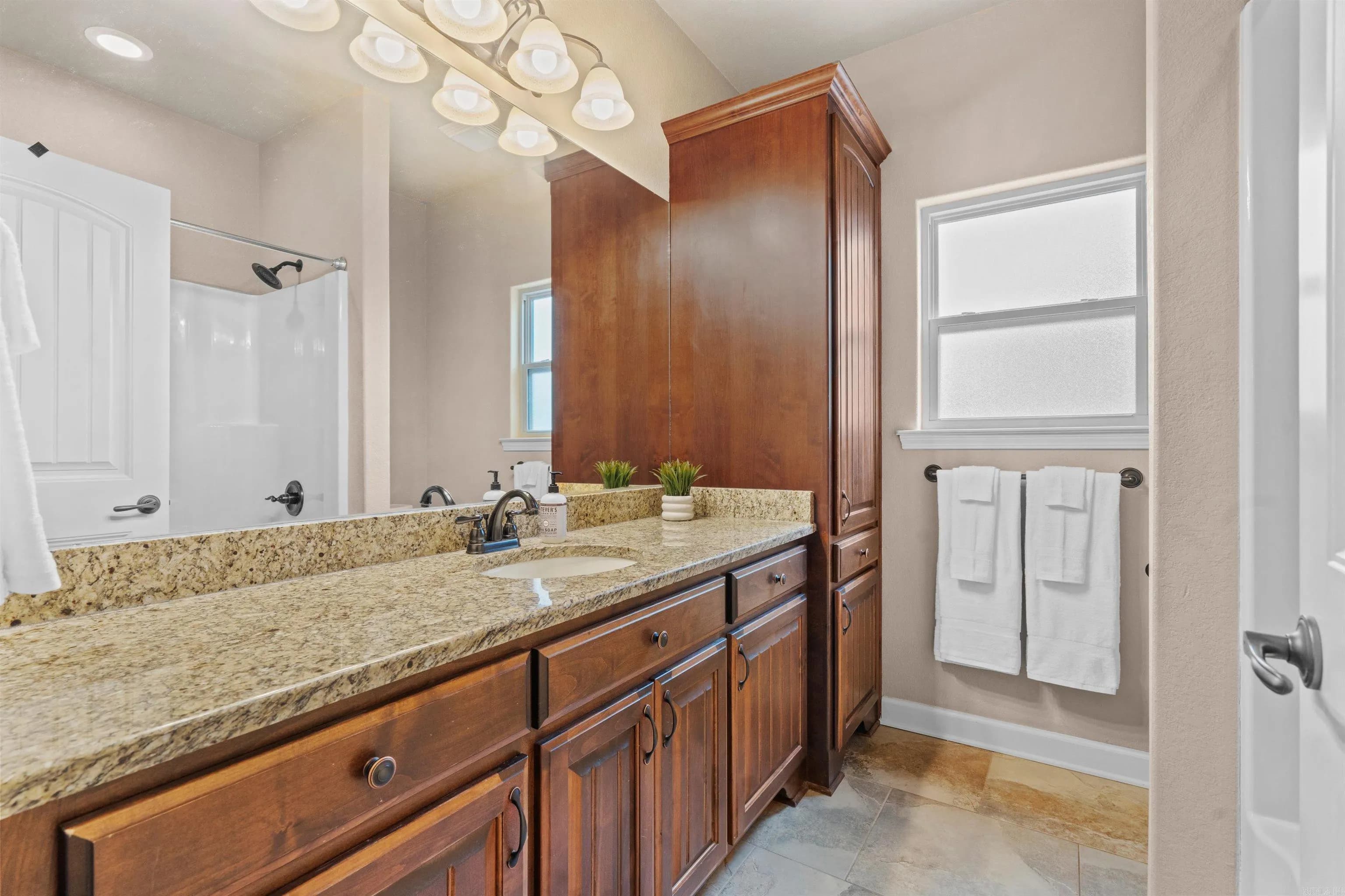 Property at 16  Gloria - Image 31
