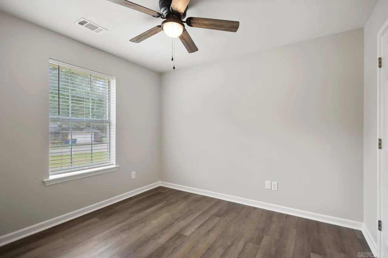 Property at 13  Fox run - Image 21