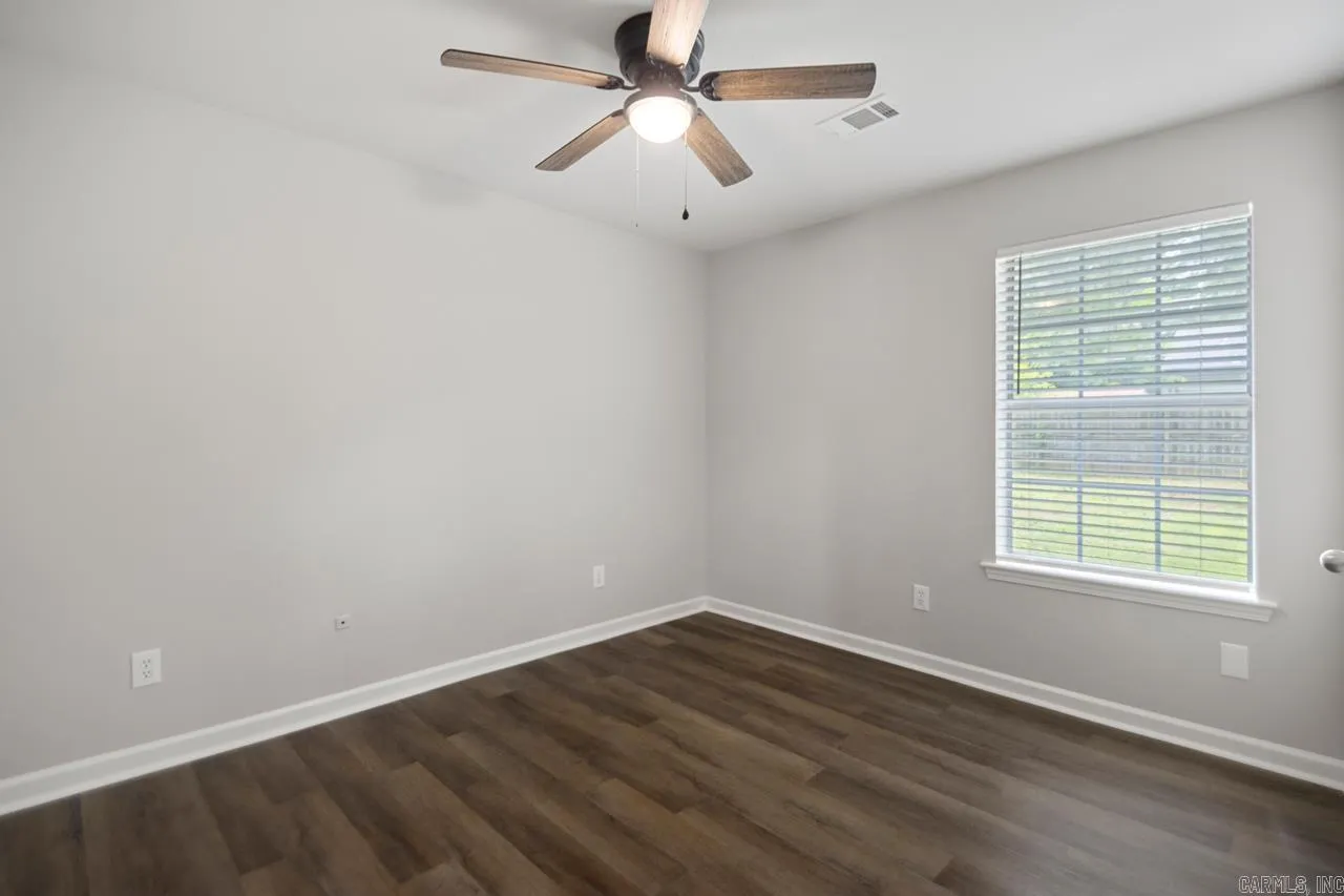 Property at 13  Fox run - Image 23