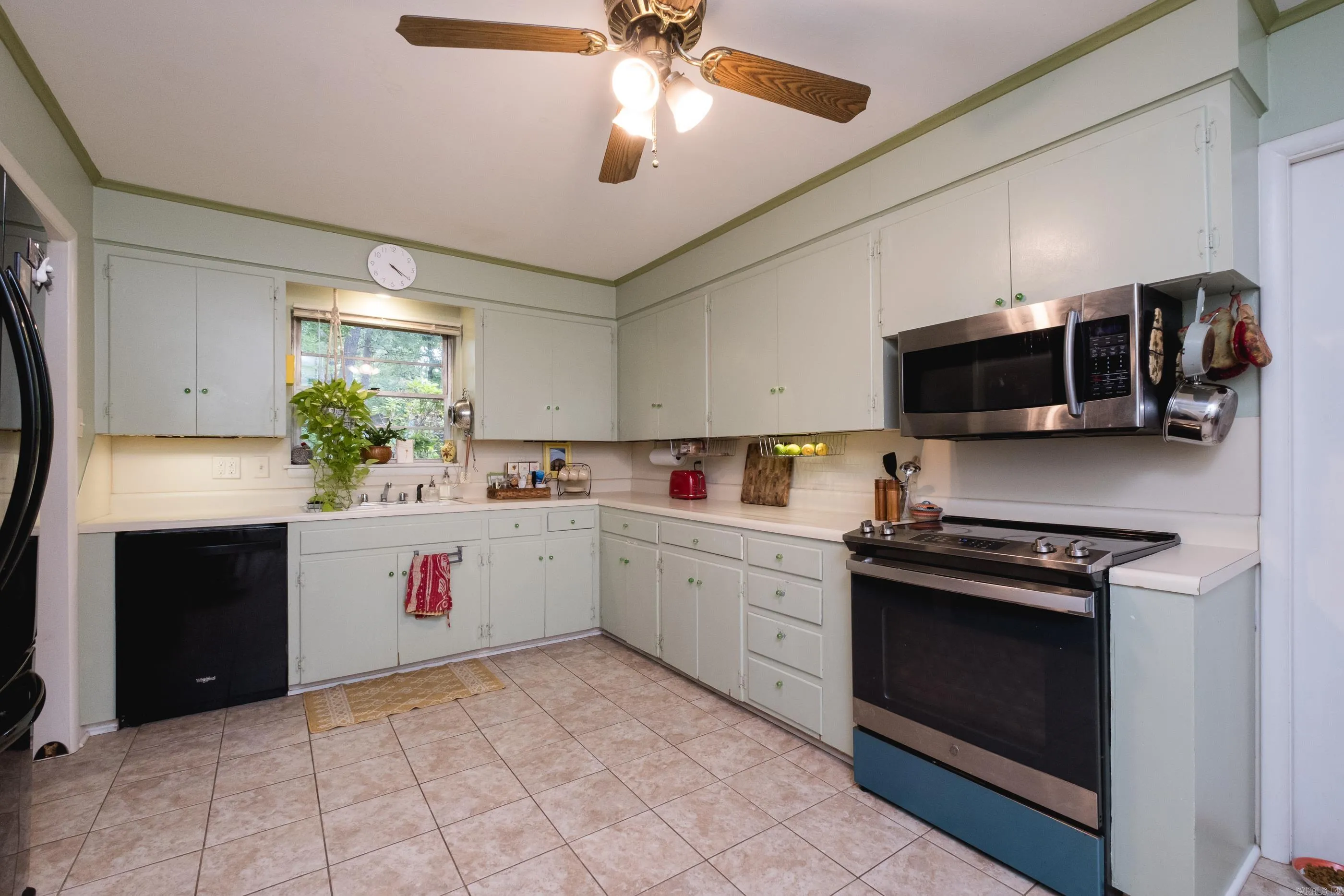 Property at 307  Hiawatha drive - Image 8