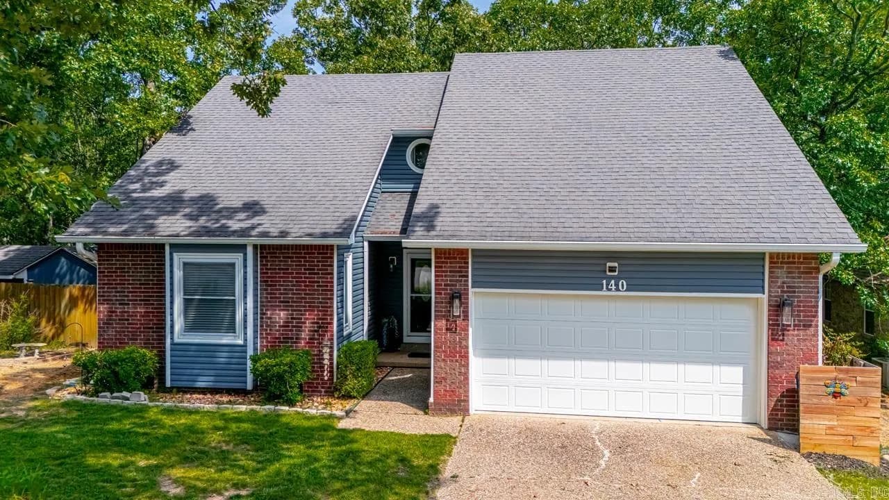 Property at 140  Apple blossom - Image 1