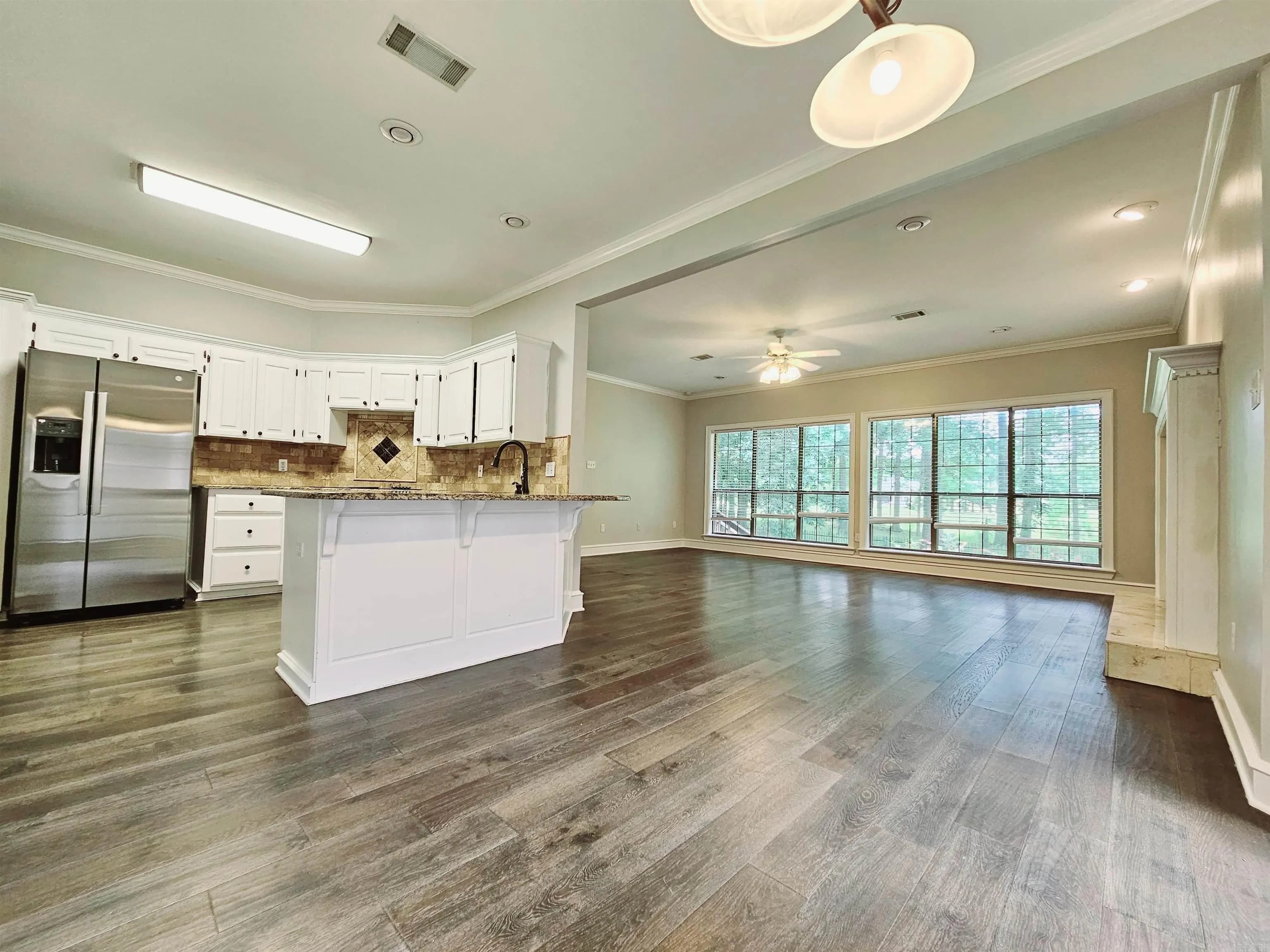 Property at 158  Calais - Image 8