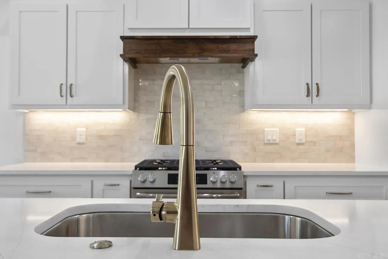 Property at 8348  Sapphire - Image 15