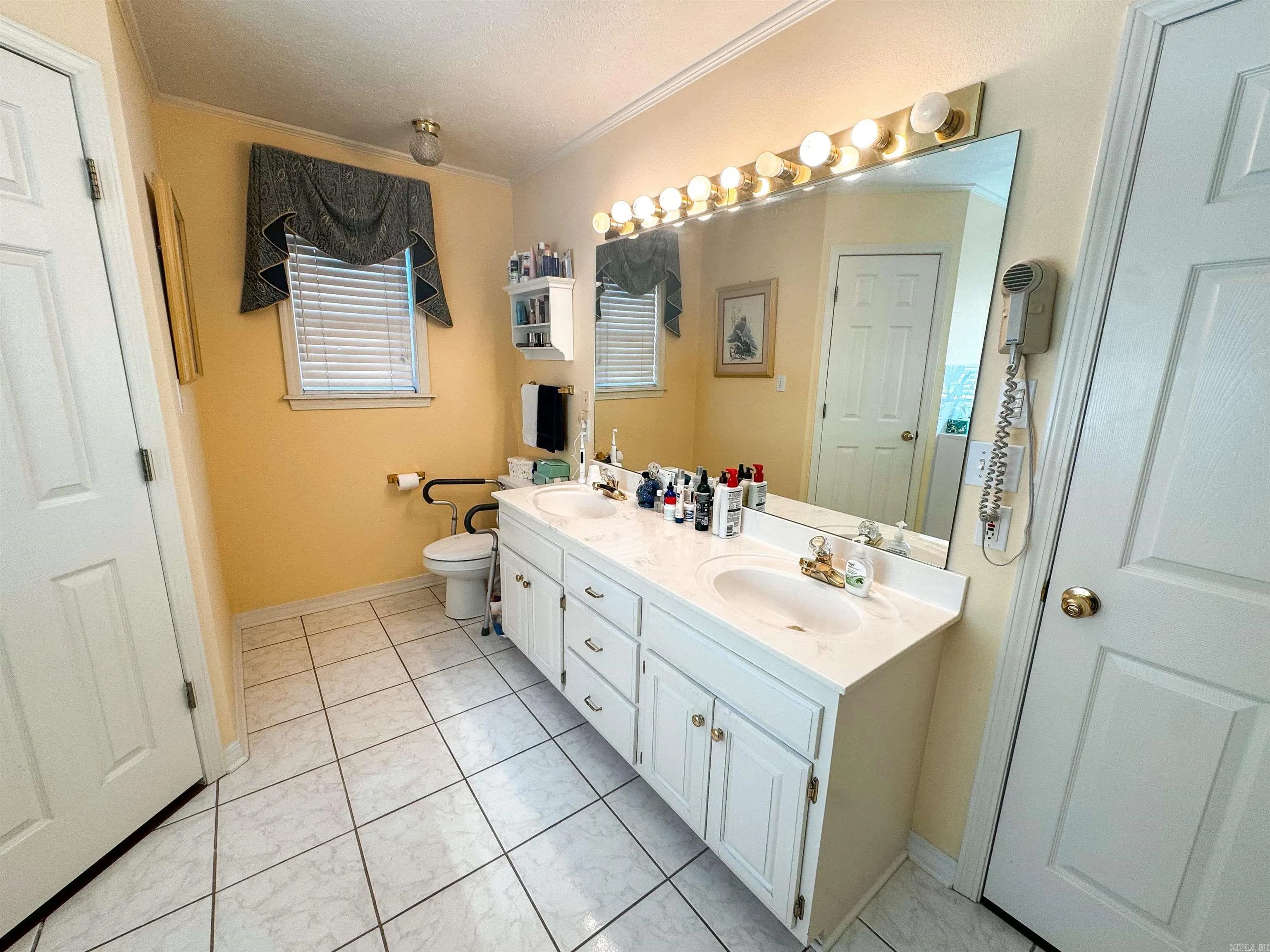 Property at 2407  Brittany - Image 26
