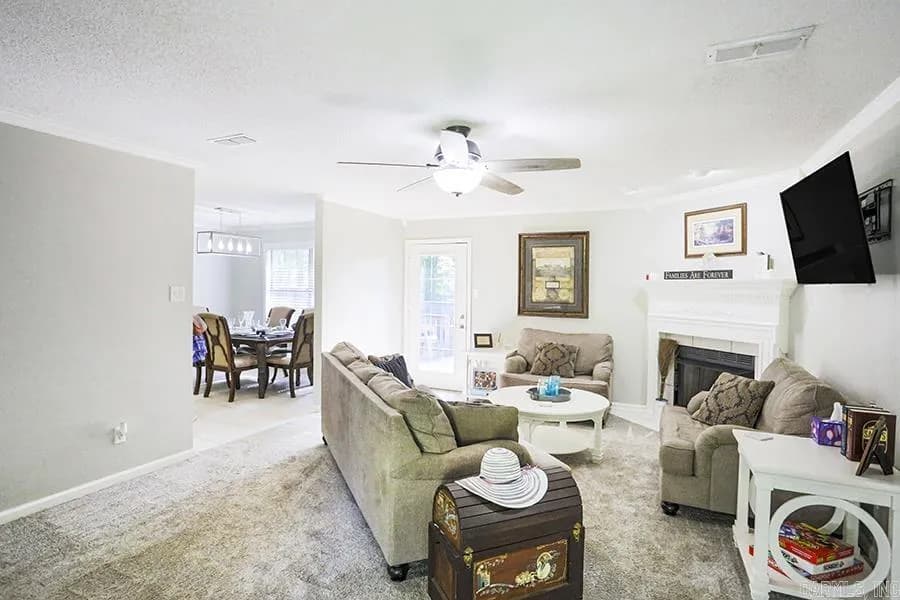 Property at 2028  North hills drive - Image 6