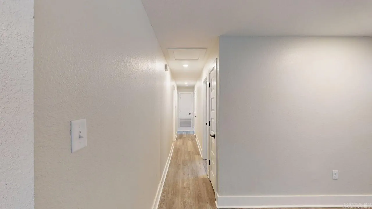Property at 18 1/2  Woodlawn - Image 10