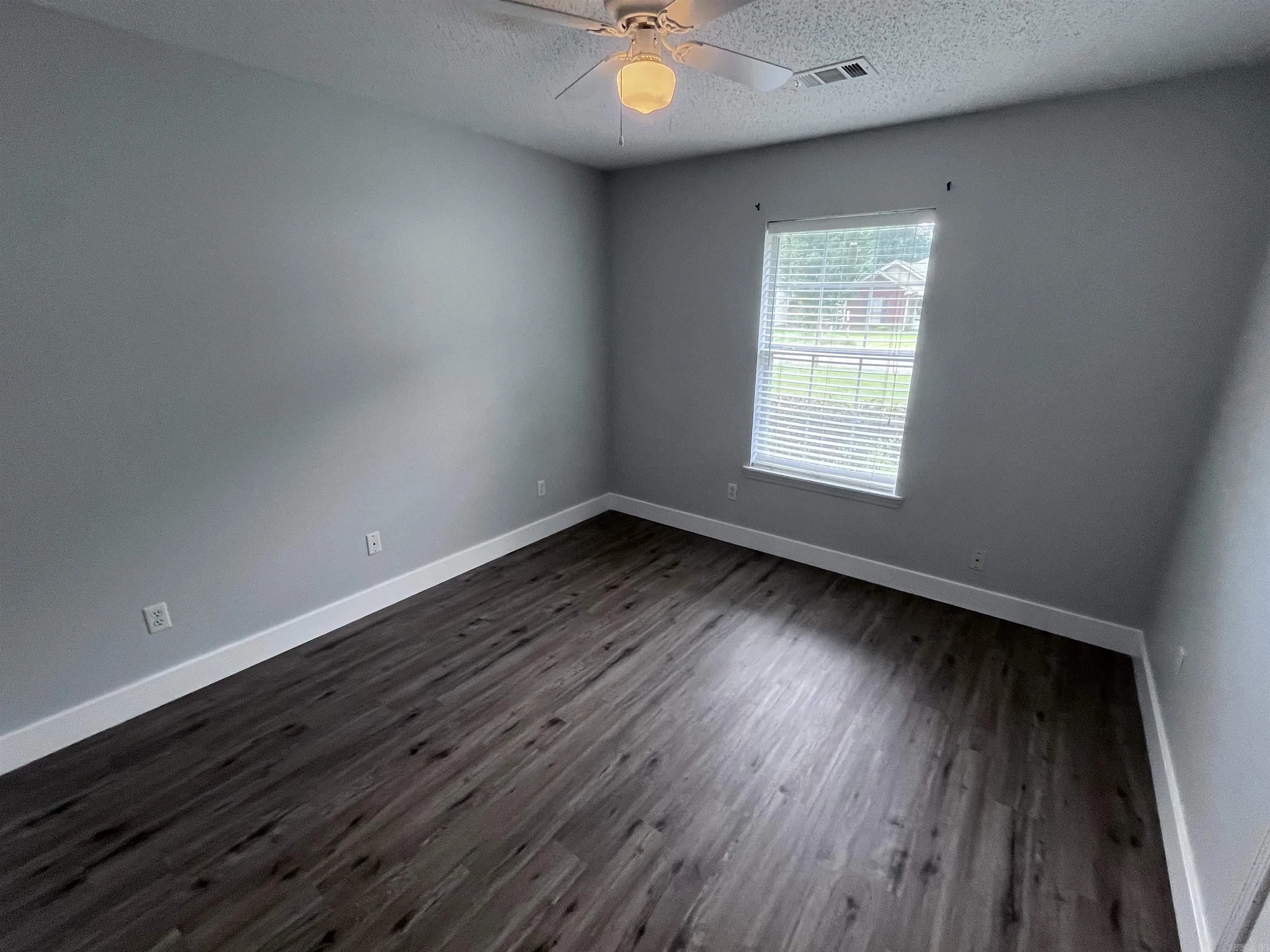 Property at 33  Shaded oaks - Image 19