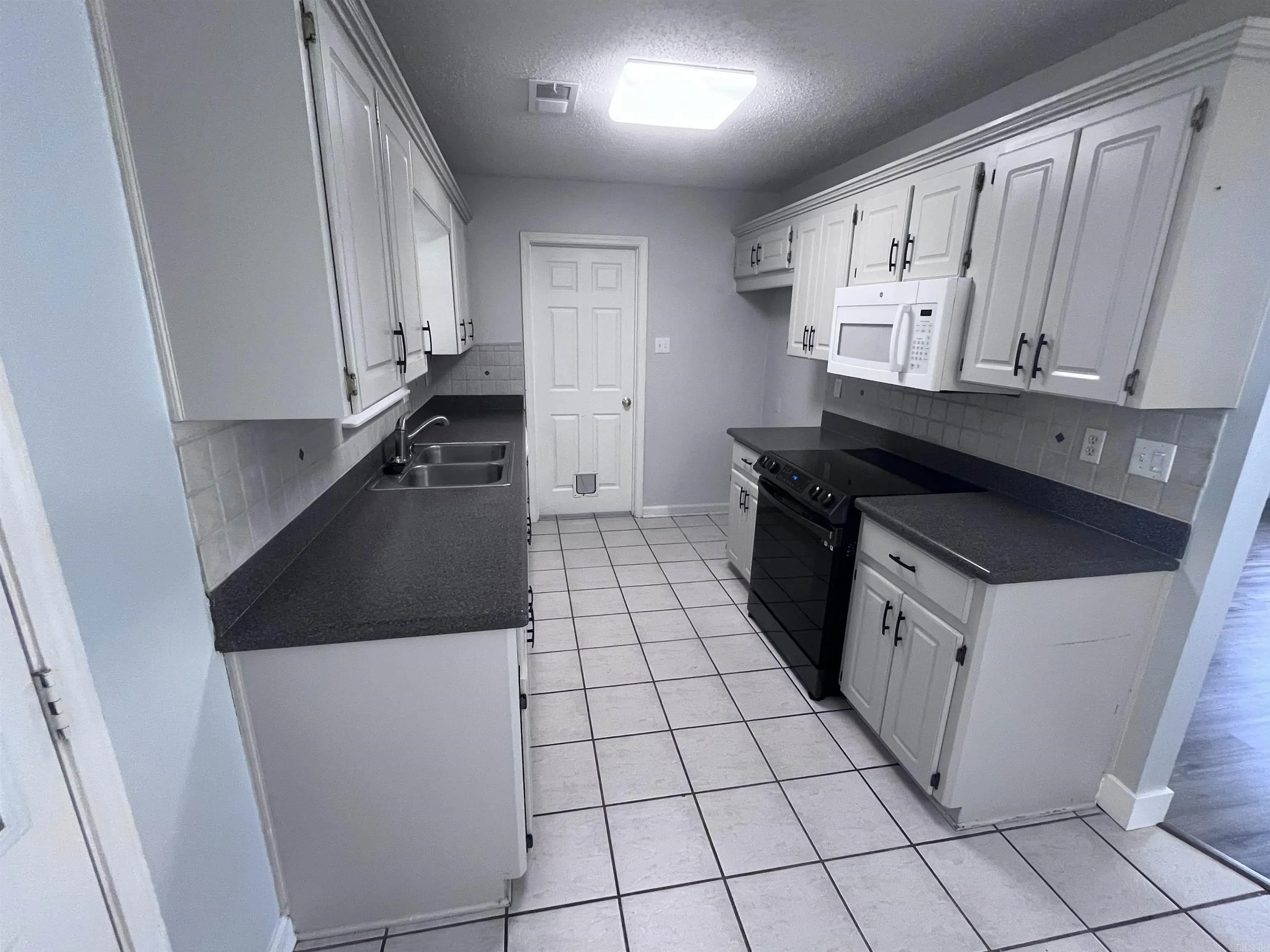 Property at 33  Shaded oaks - Image 12