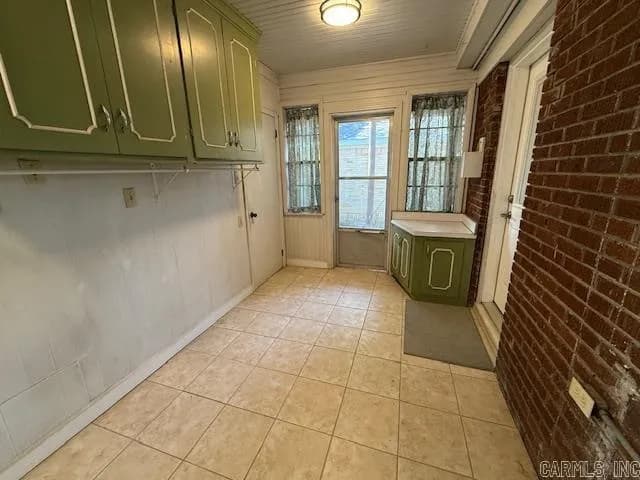Property at 209  Crouch - Image 19