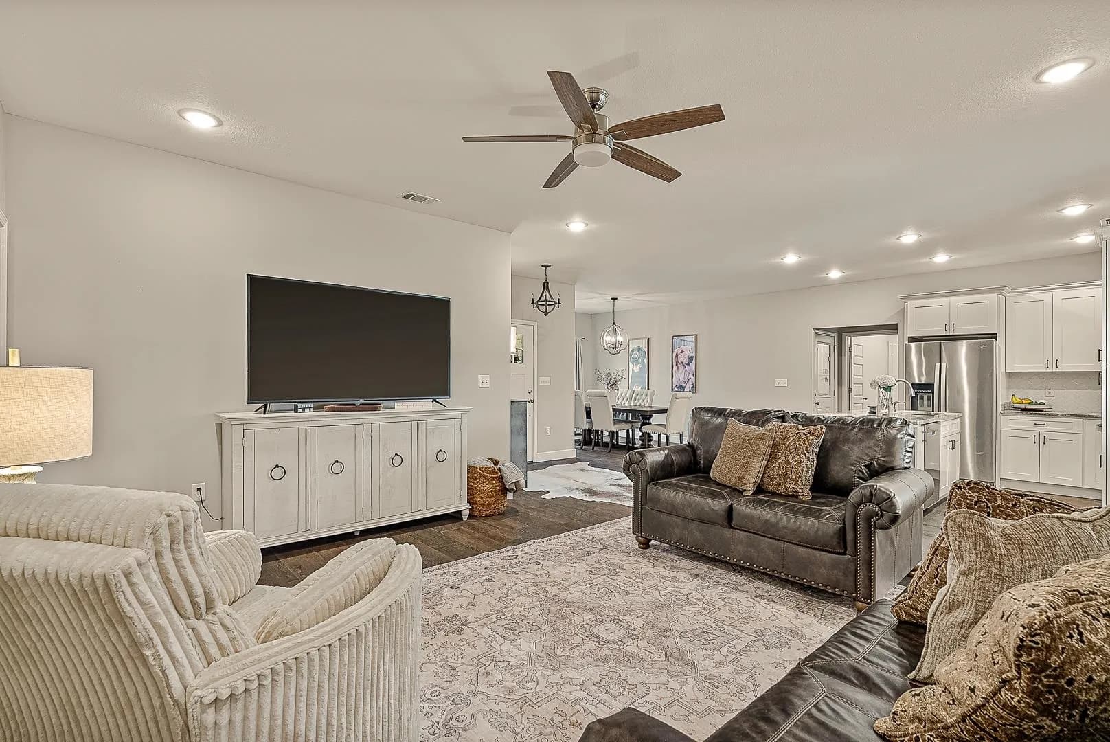 Property at 3604  Fieldstone - Image 6