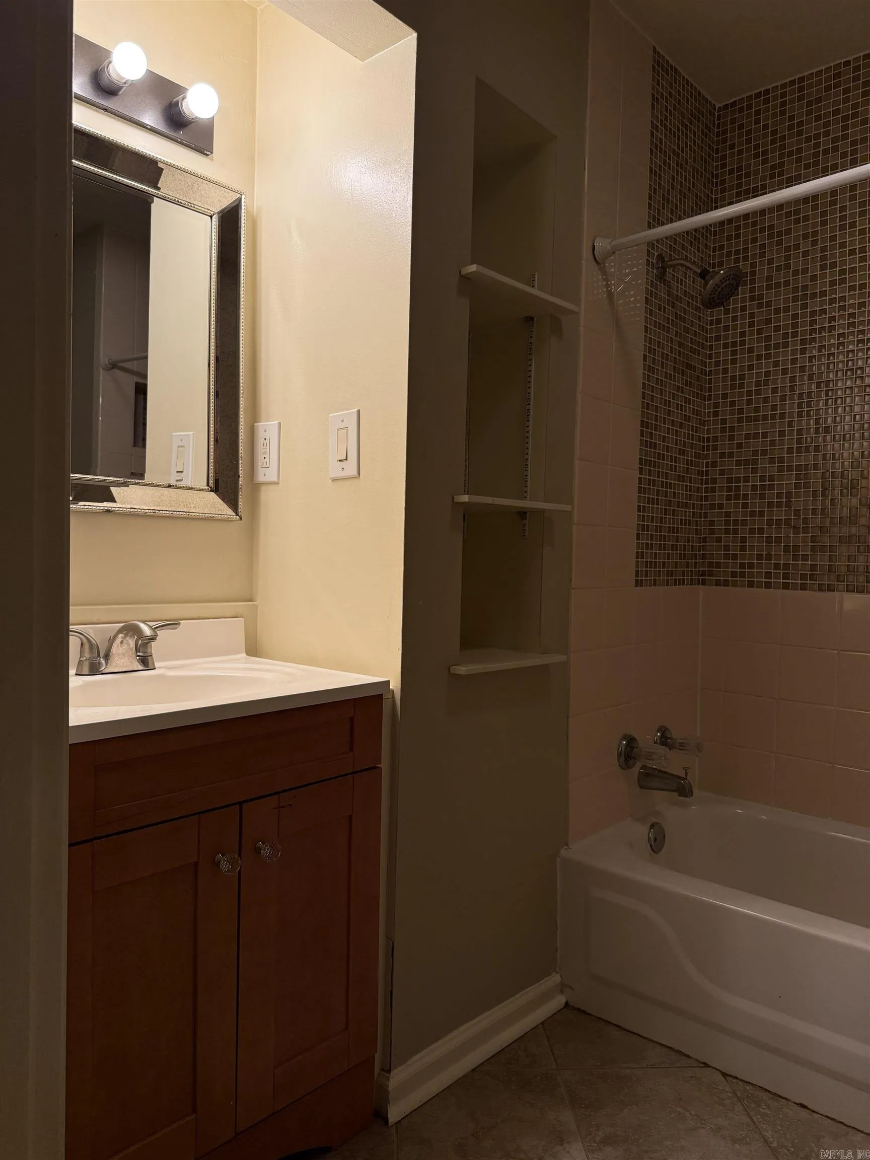 Property at 4900  Lee - Image 17